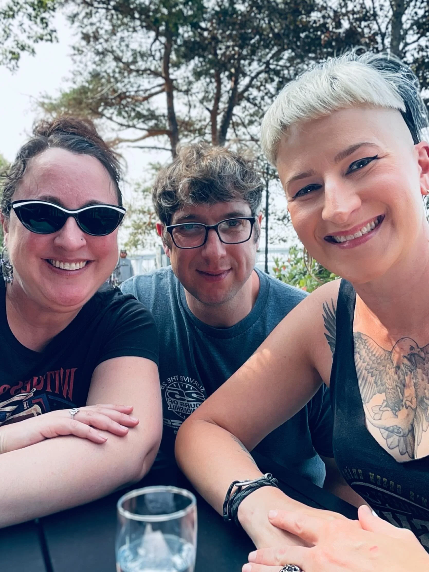 @oysthersrawbar has become the official &ldquo;local spot I take visiting friends to&rdquo;&ndash;the perfect mix of seafood, charcuterie boards, and breezy views of the Kennebec. Cheers to my friend Rebecca, who finally made the trek out to visit us