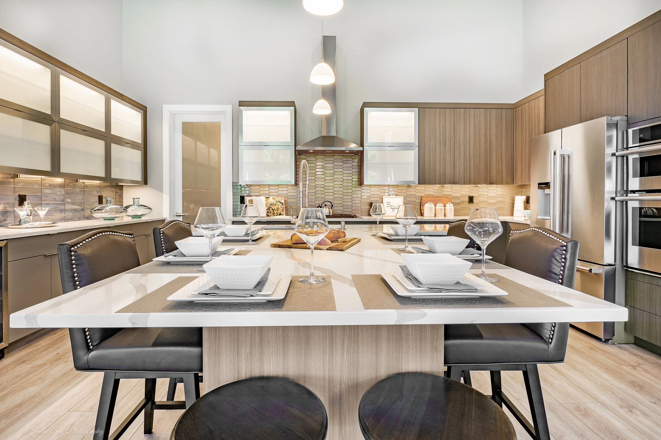 home-staging-kitchen-dining-island.jpg