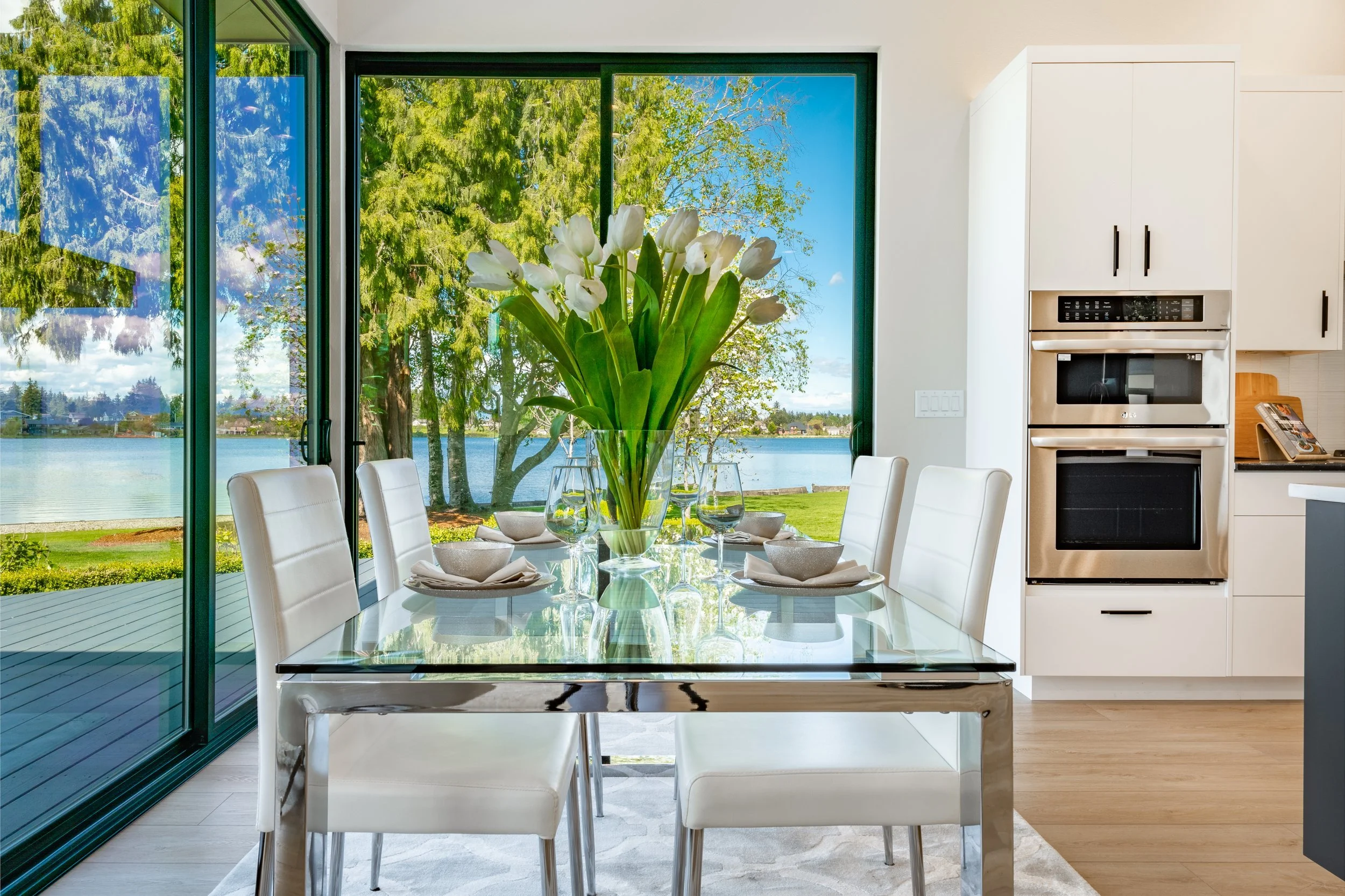 home-staging-lynden-dining-nook-water-view.jpg