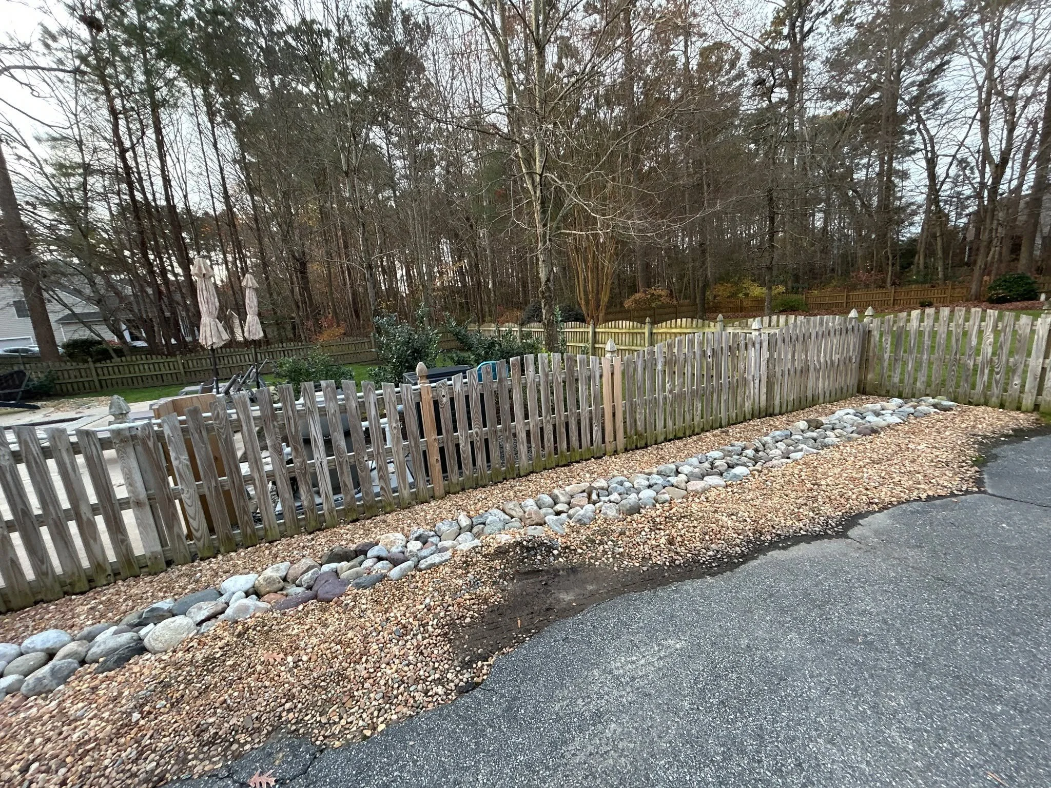 When your fence goes from &ldquo;weathered mystery&rdquo; to &ldquo;oh wow, THAT&rsquo;S the color it&rsquo;s supposed to be!&rdquo; 😅✨

A fresh fence wash can brighten up your whole yard &mdash; and we&rsquo;ve got the gear (and the ducks) to make 