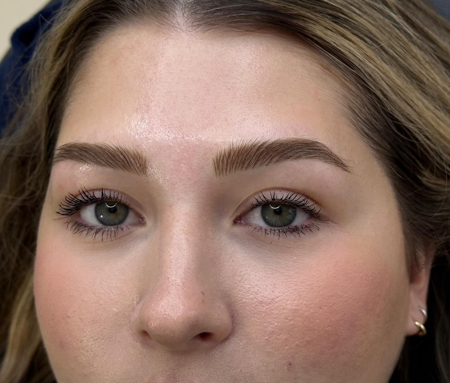 Fluffy brows 😍

Who wants new brows for Christmas?
