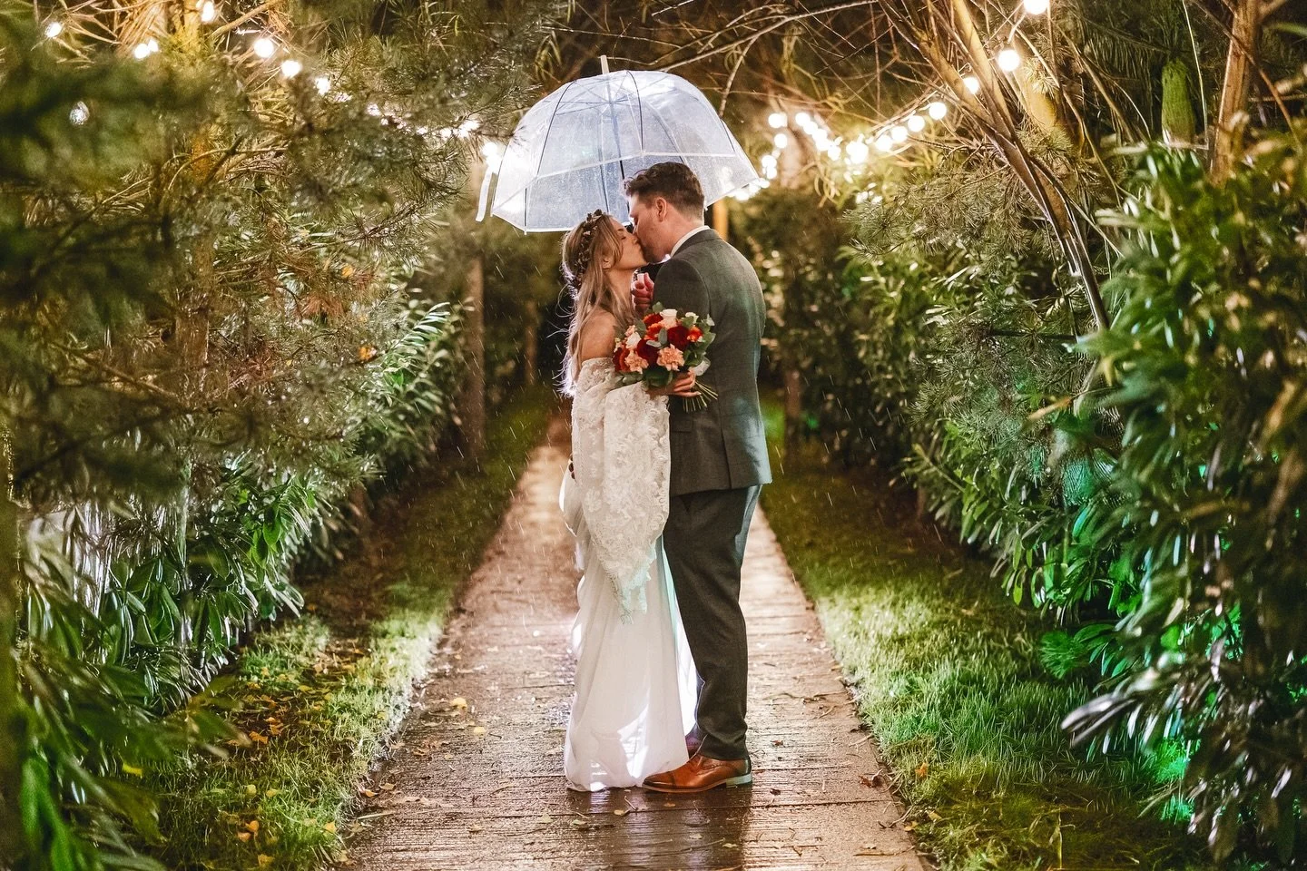 I feel like I never shut up about how much I love weddings&hellip; Which is a good thing I guess! Emelia and Danny&rsquo;s day yesterday at Coton House Farm was the perfect example why - Just two people, surrounded by the people that matter most to t