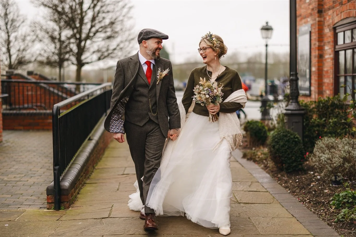 How cool did Nina and Gary look on their wedding day!? I&rsquo;m always genuinely honoured to get to attend weddings but when it&rsquo;s a small intimate occasion even more so! 

Huge thanks to

Venue - @thecrowsnestbarton 
Hair - @thebeehive_bridalh