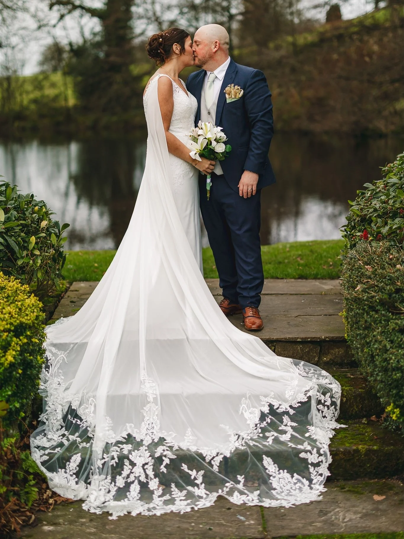 Toni and Adam capped off what has been an incredible year of weddings on 28th December! Congratulations guys!

Big thanks to 

Venue - @theashesbarns 
Hair - Jo Sidley Hairdressing
Dress - @wed2b 
Venue stylist - www.enchantedvenuedressing.uk
DJ - @r