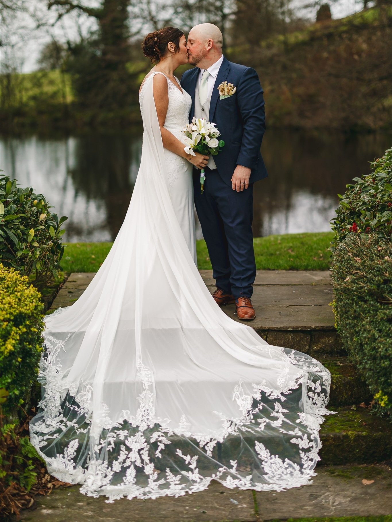 Toni and Adam capped off what has been an incredible year of weddings on 28th December! Congratulations guys!

Big thanks to 

Venue - @theashesbarns 
Hair - Jo Sidley Hairdressing
Dress - @wed2b 
Venue stylist - www.enchantedvenuedressing.uk
DJ - @r