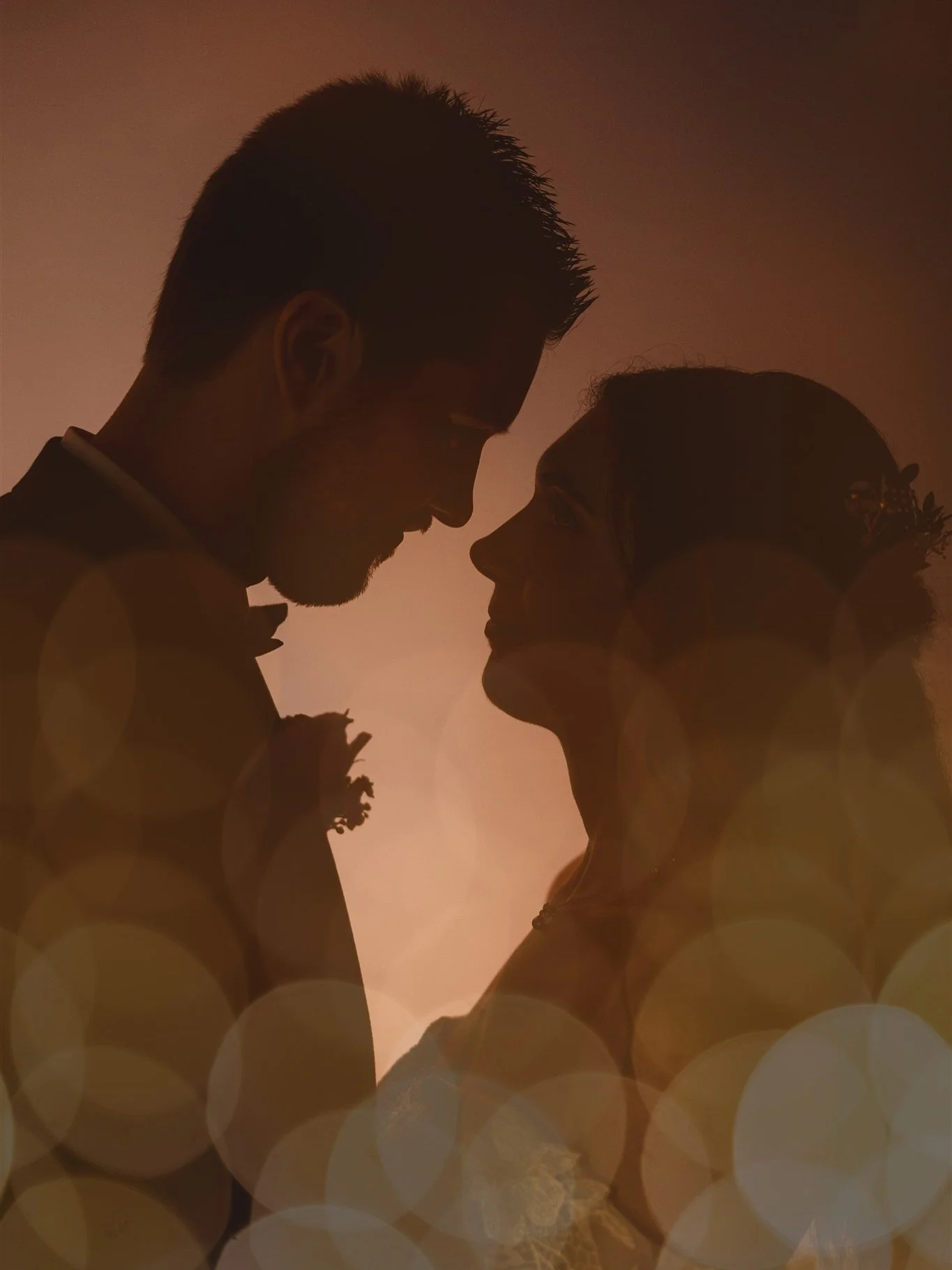 Beth and Nick had an incredible, emotional wedding day at Hanbury Barns surrounded by family and friends&hellip; and Cooper the dog who gave it his best shot of upstaging the bride!

Big thanks to

Venue - @hanburybarnsvenue 
Videographer - @visionwa