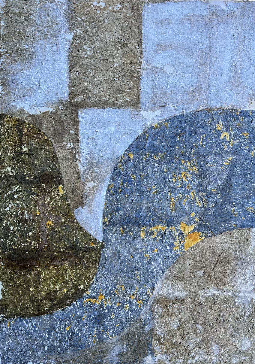 Heimat? I, 2023
50x70cm
Handmade natural paper and acrylics on canvas
3'080€