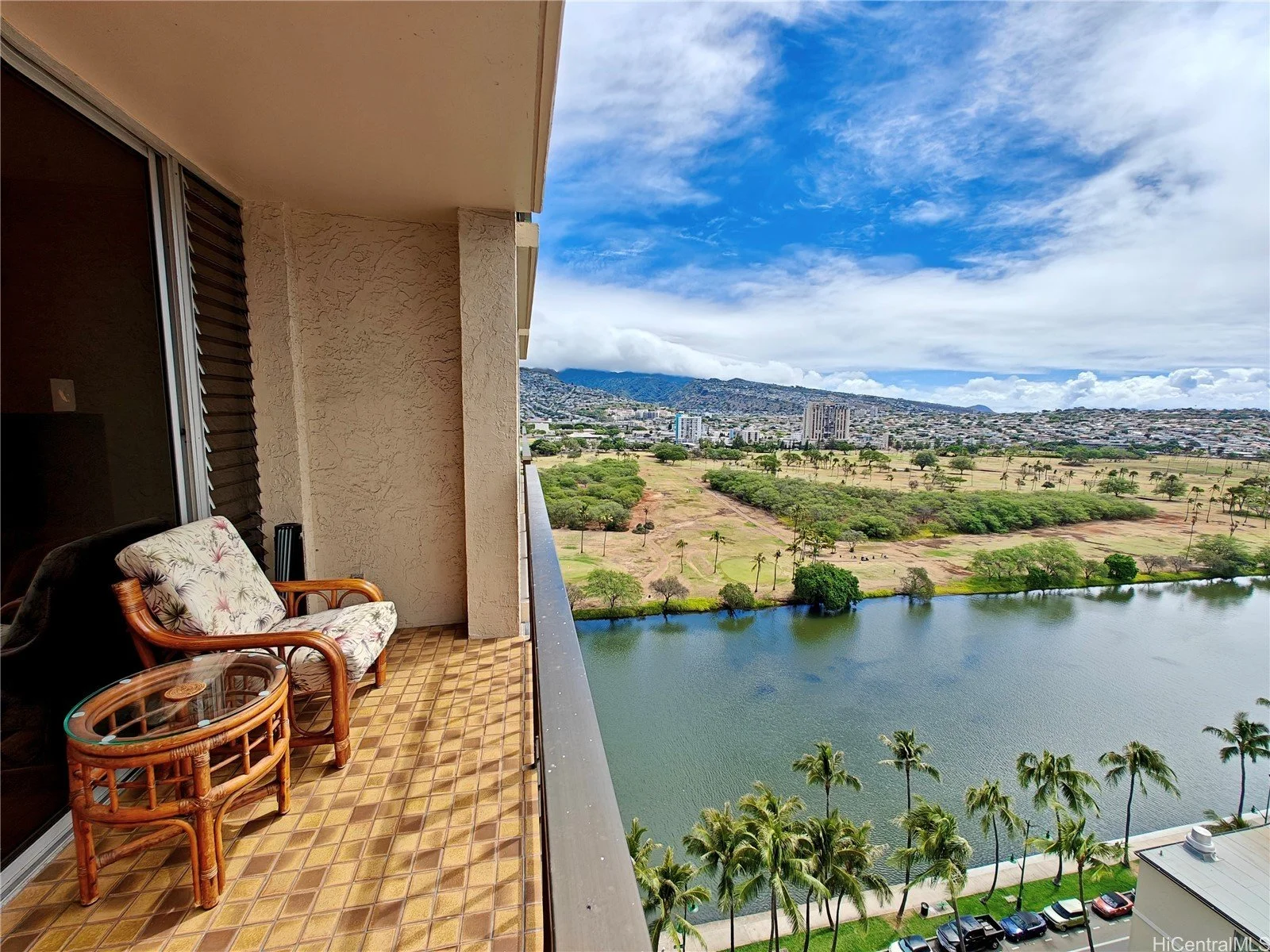 Views of Diamond Head - SOLD $281,000