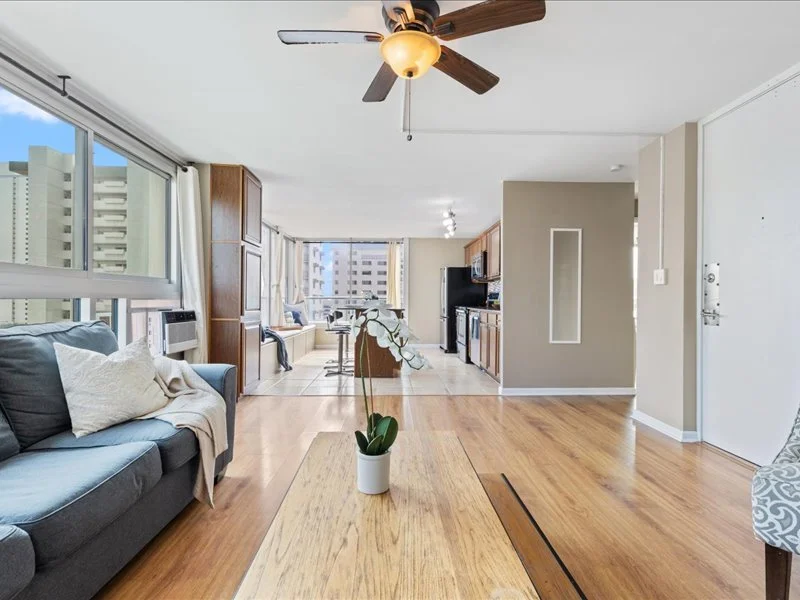 1bdr. with panoramic views