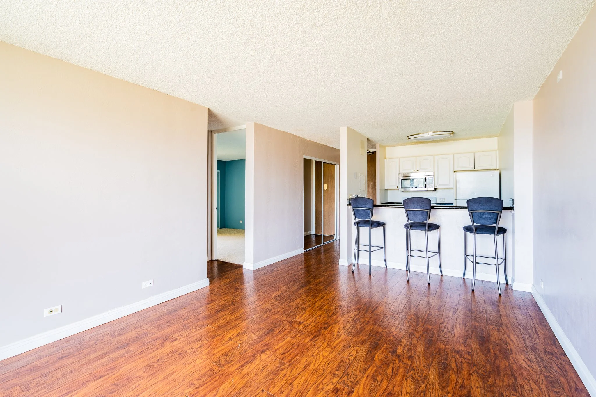 Centrally Located Top-Floor 2-Bedroom Condo in Aiea
