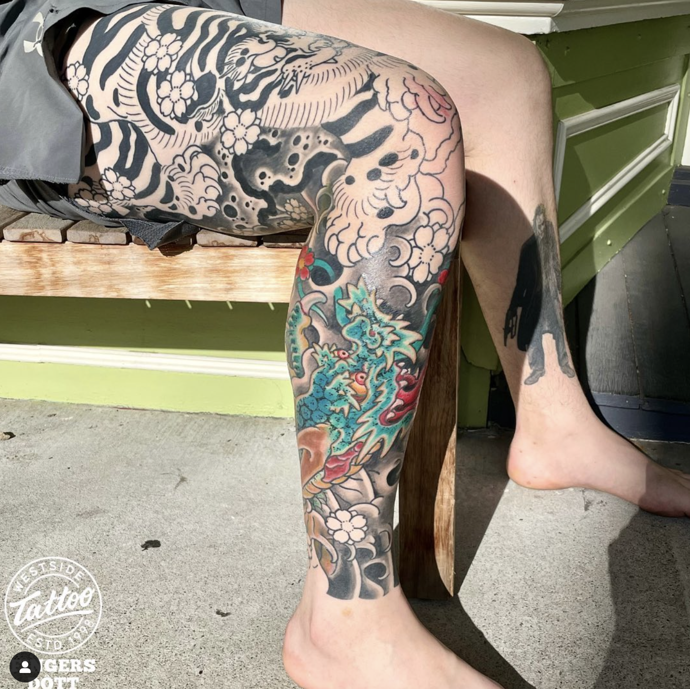 Leg sleeve by Fingers Dott