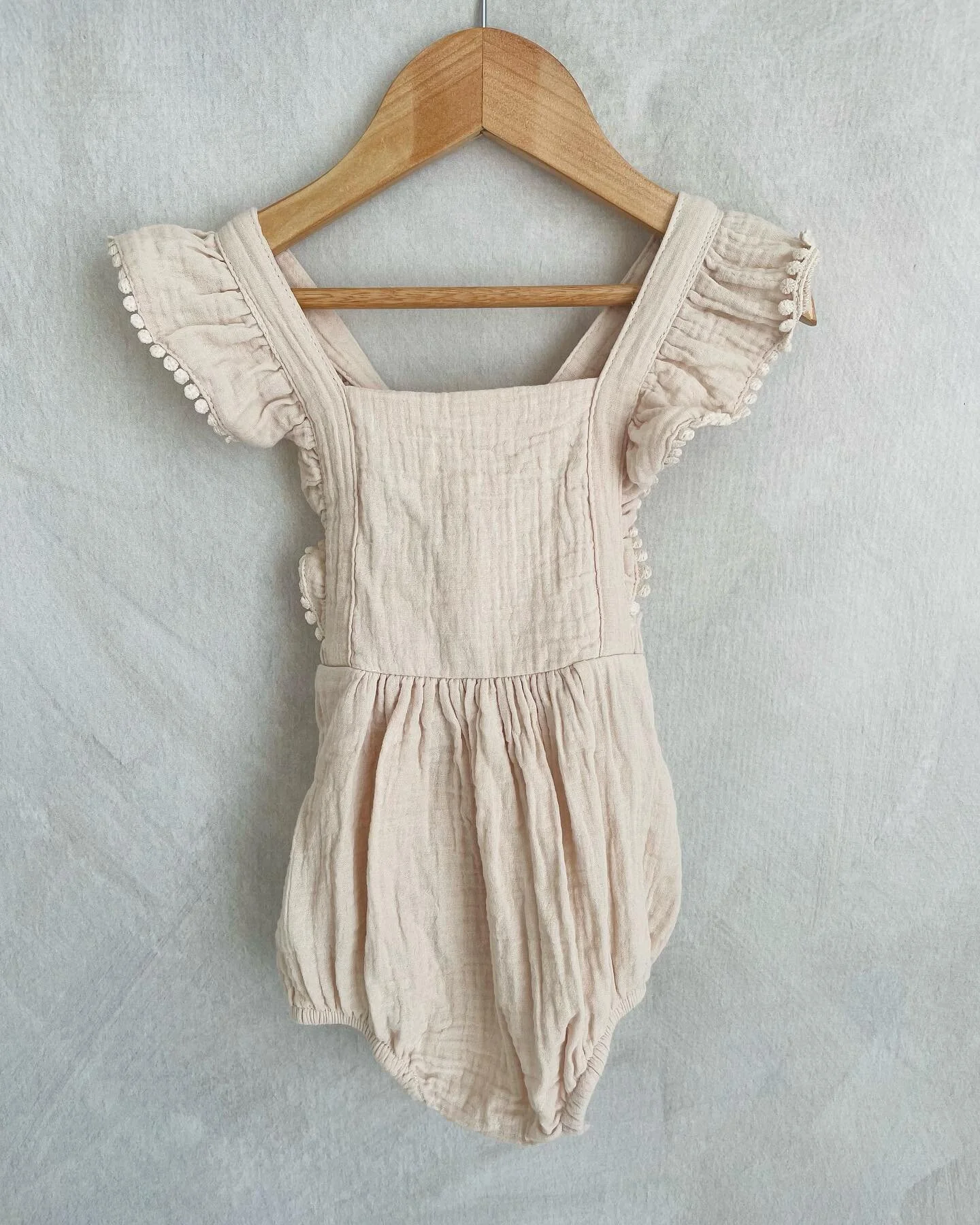 Looking to add to my little client wardrobe! If you have any suggestions on where to get cute baby rompers in a neutral colour palette let me know in the comments 💛

- Sollest 🌤️