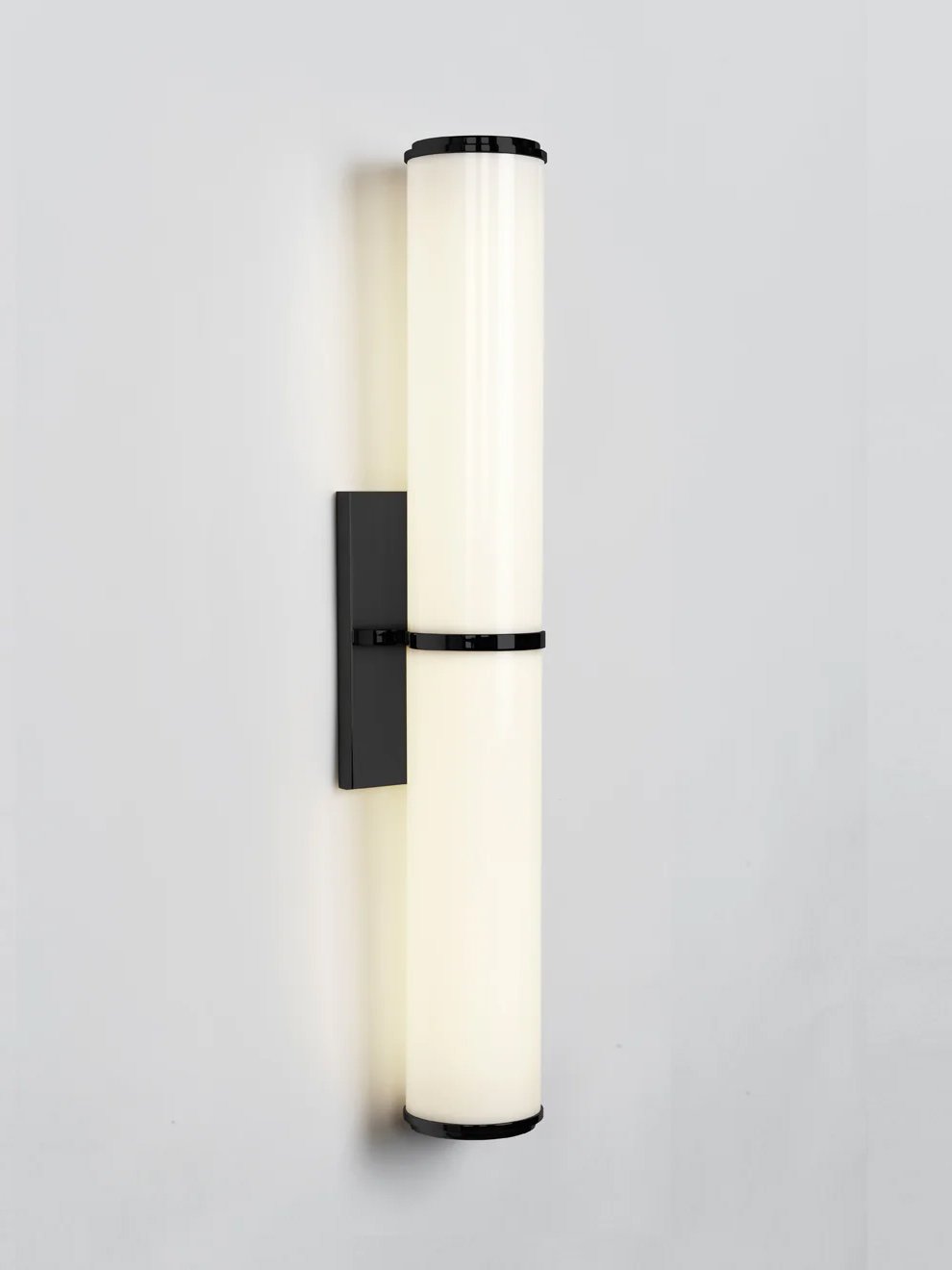 web-RH_Mini_SconceB_BK_2702_RC_photoshopped.jpg