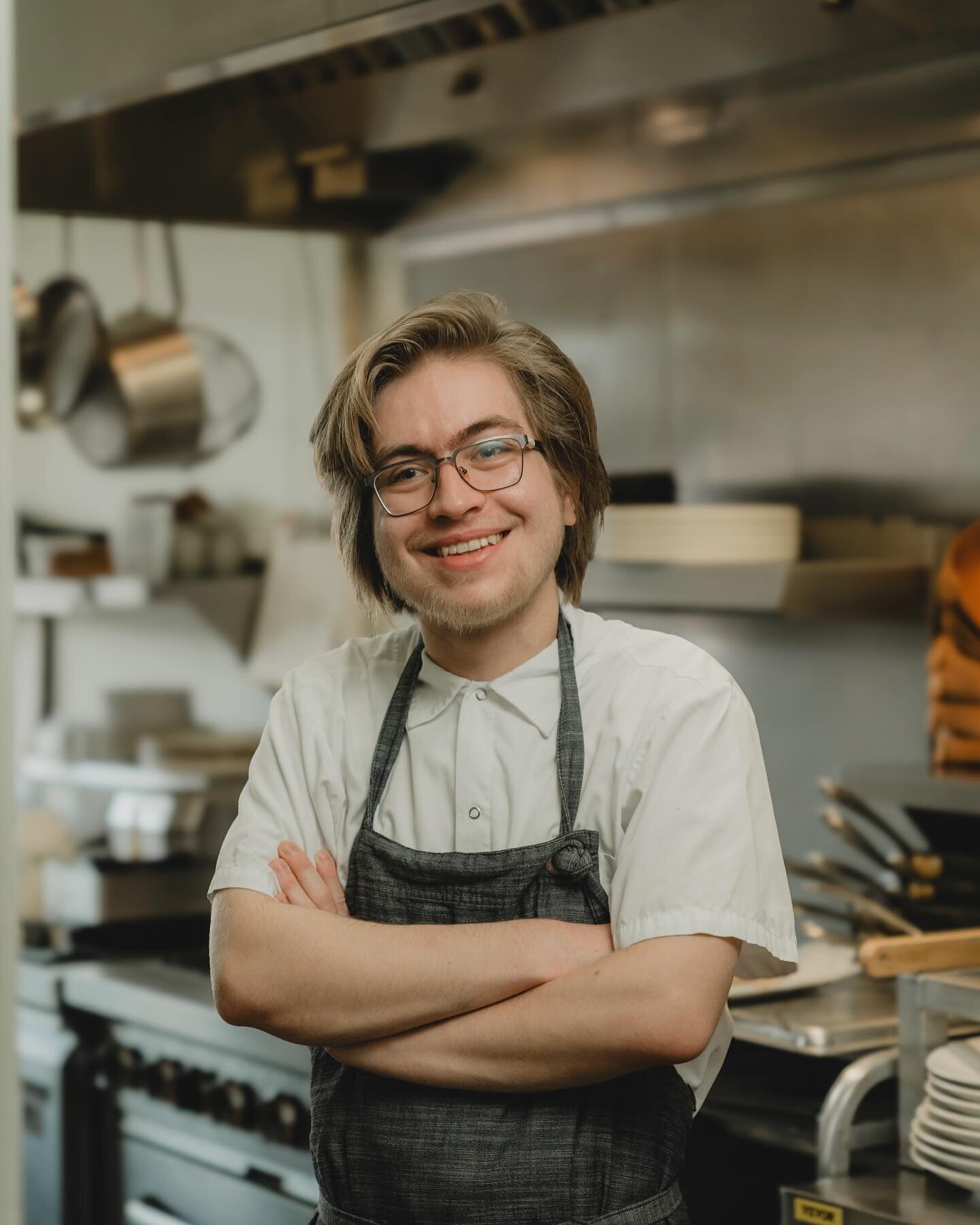 Chef Jackson (aka JT, J-money, Jax, JTizzle, etc..)

Jackson comes in everyday with intention and integrity. Hes the man behind the Nachos, Fermentations and all things Pastry here at Bar Lynn. 

Most importantly, He has perfected our Basque Cheeseca