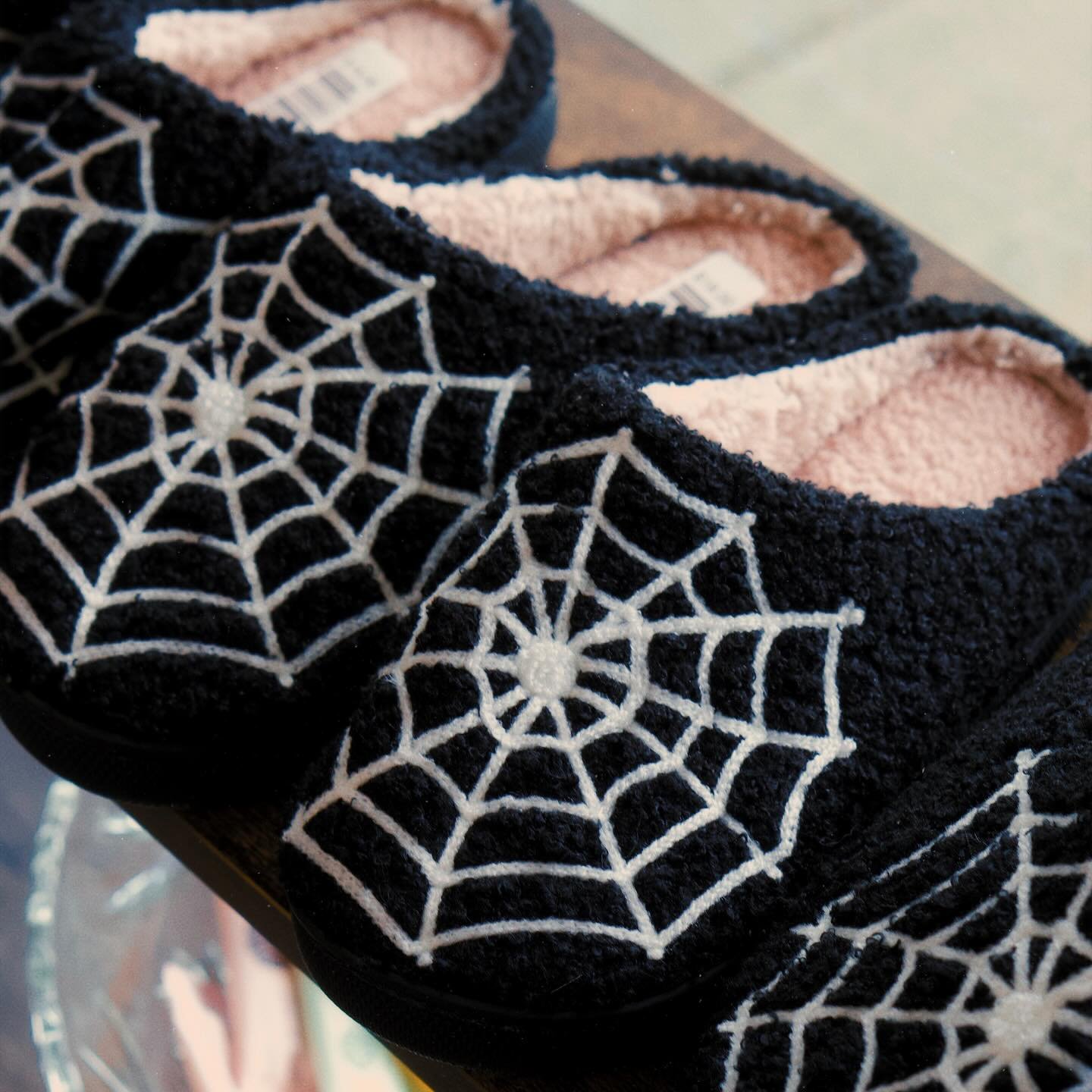 If you&rsquo;re like us and the ✨🖤ghoul🖤 ✨ in you wasn&rsquo;t just a phase just know we have the accessories 💅 you need to keep your spookiness up all year round&hellip;..that includes comfy slippers. 

🖤

🖤

🖤

#alternativestyle #spookycute #