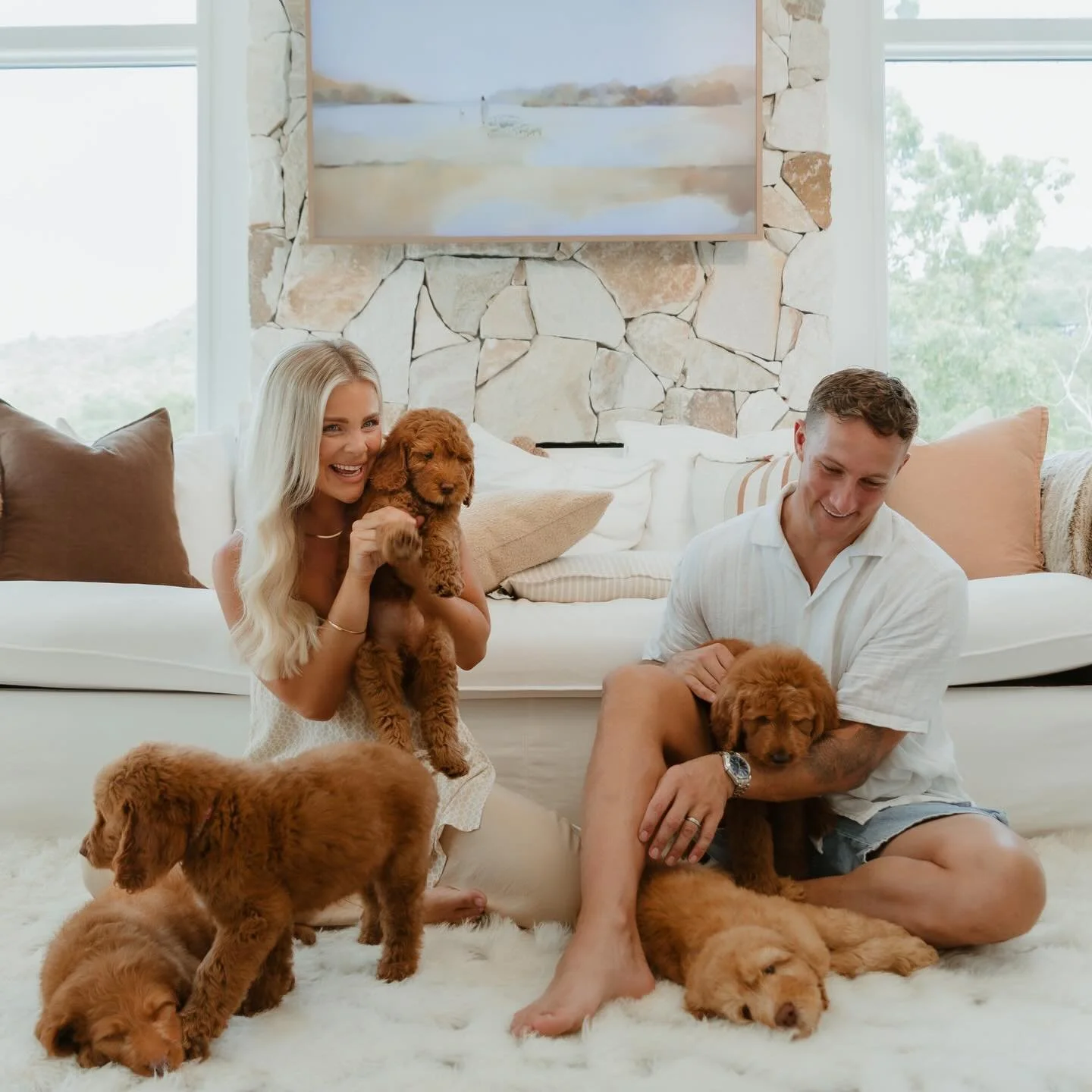 We love the weekend almost as much as we love our dogs 🤎🎉
#gcgfamily #goldcoastgroodles