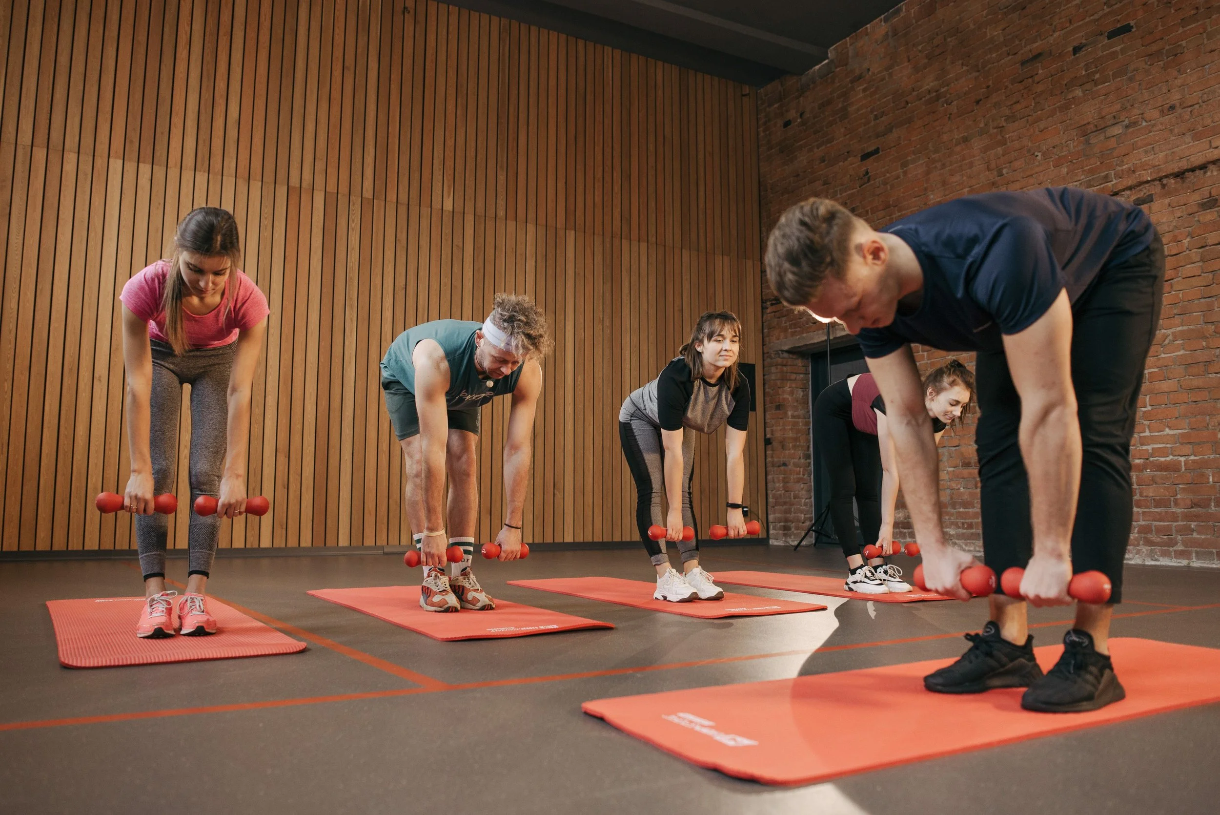 Small-Group Training vs Personal Training: Which Is Right for Your Fitness Goals?