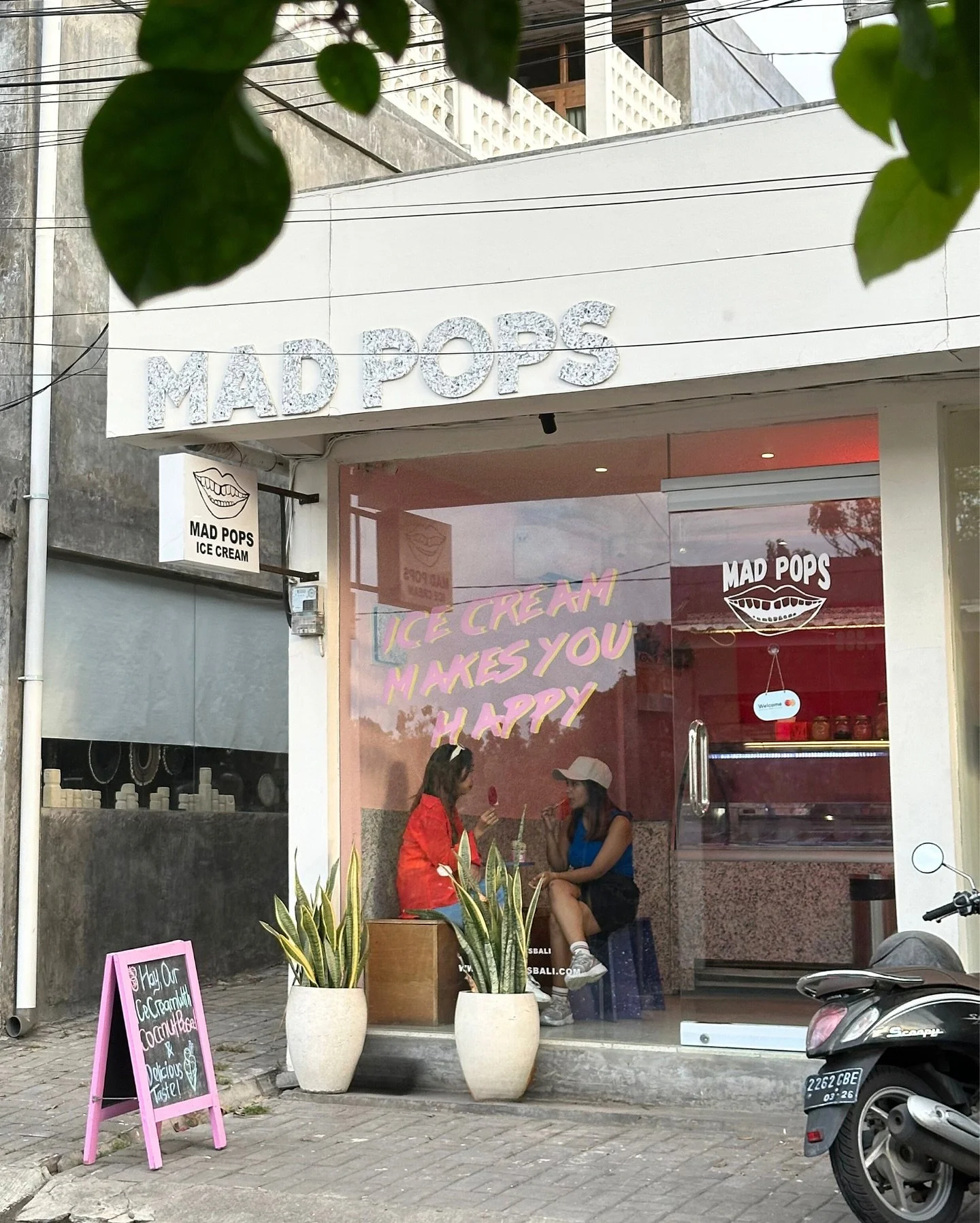 Catch those good vibes &amp; better scoops here 🍨

Swing by Mad Pops in
📍Seminyak | Uluwatu

🛒 Available on GoFood

#madpopsbali #balifoodies #veganicecream #plantbasedtreats #balivegan