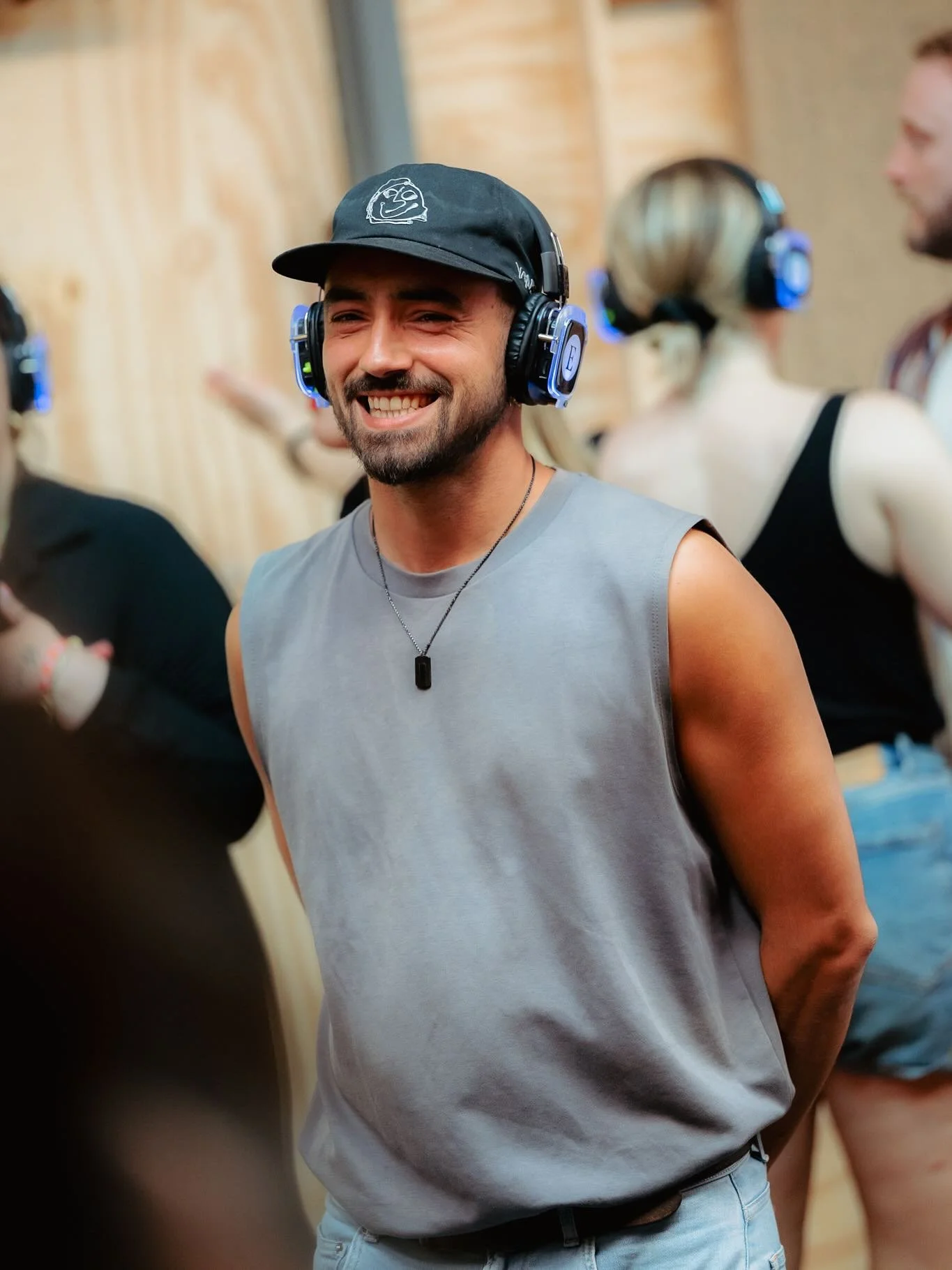 @karma.karma_nl what a joy to start this festival together!!! ❤️&zwj;🔥

wow it really touched us to see the vibe in the room completely transform over time. some people came in a little bit skeptical (we love you!) and left with tears in their eyes.