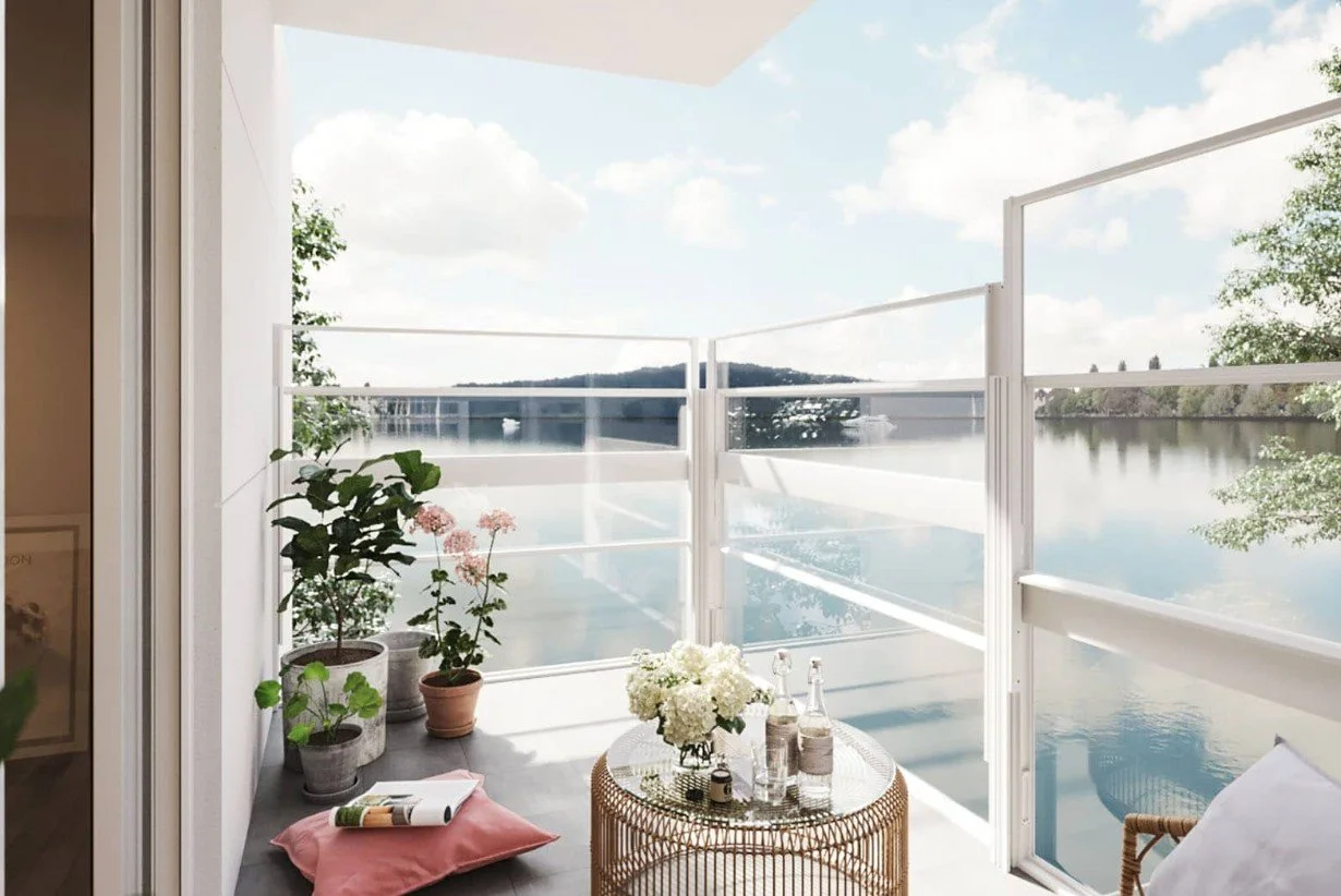 retractable glass screens