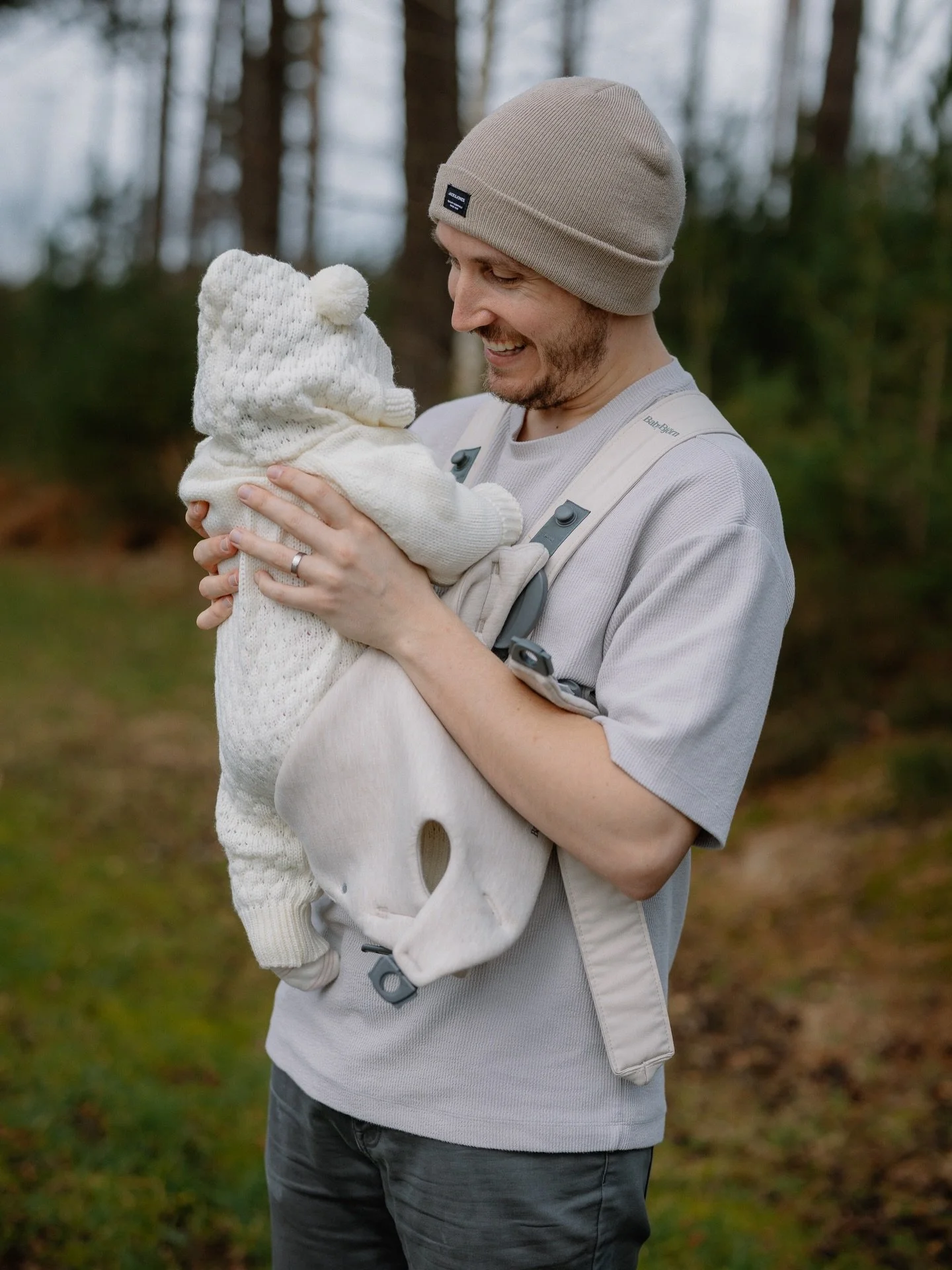 Some of my favourite moments lately&hellip; taking a step back and getting outside together🌲

The BabyBj&ouml;rn Baby Carrier has been a game changer for these walks. We had one when Rory was younger but had to wait for him to grow into it. However 