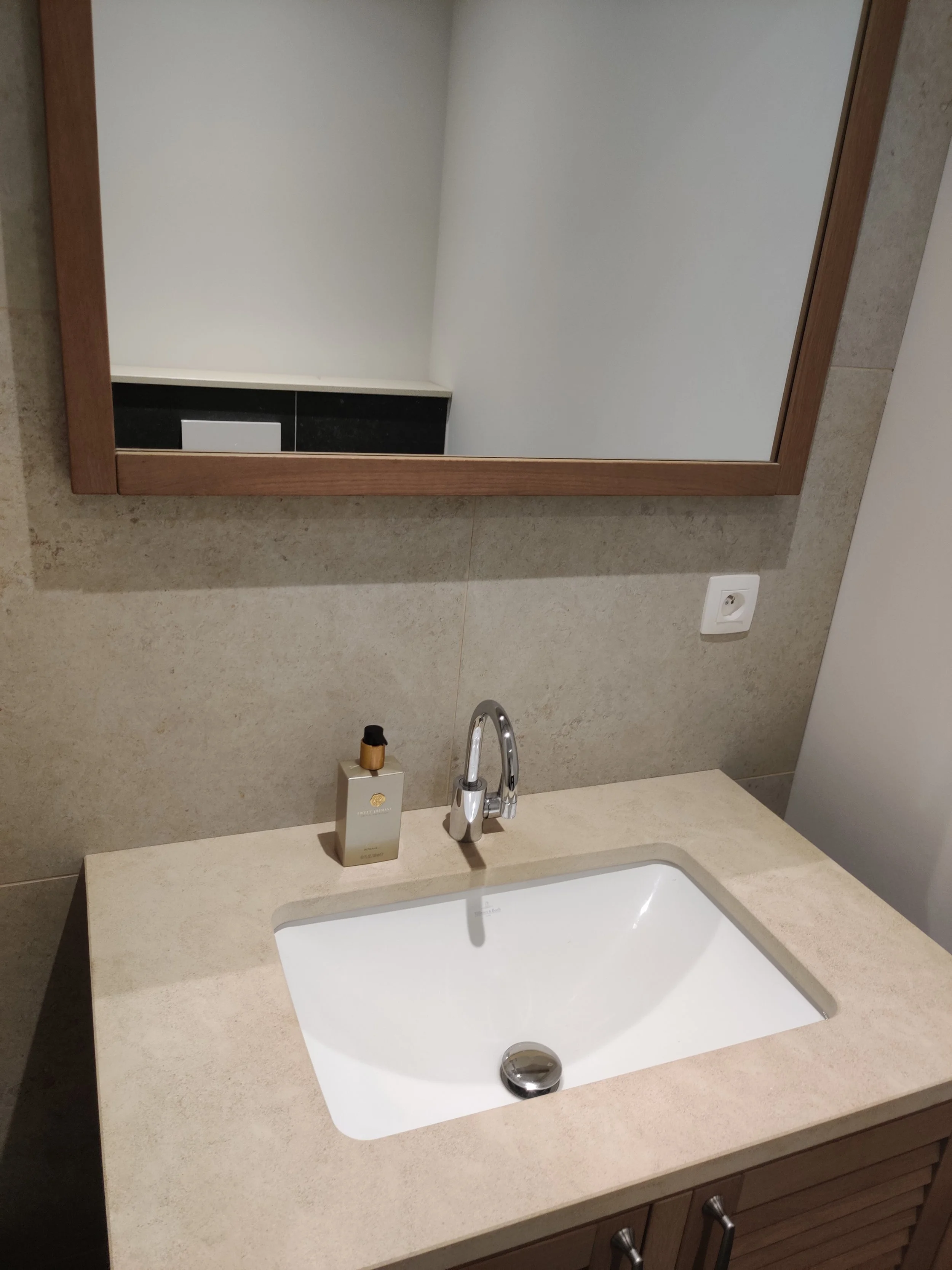 lavabo toilet kanaalweg.jpg