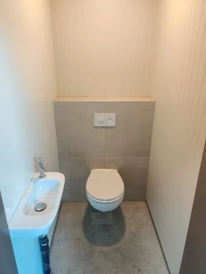 Toilet AB.jpg