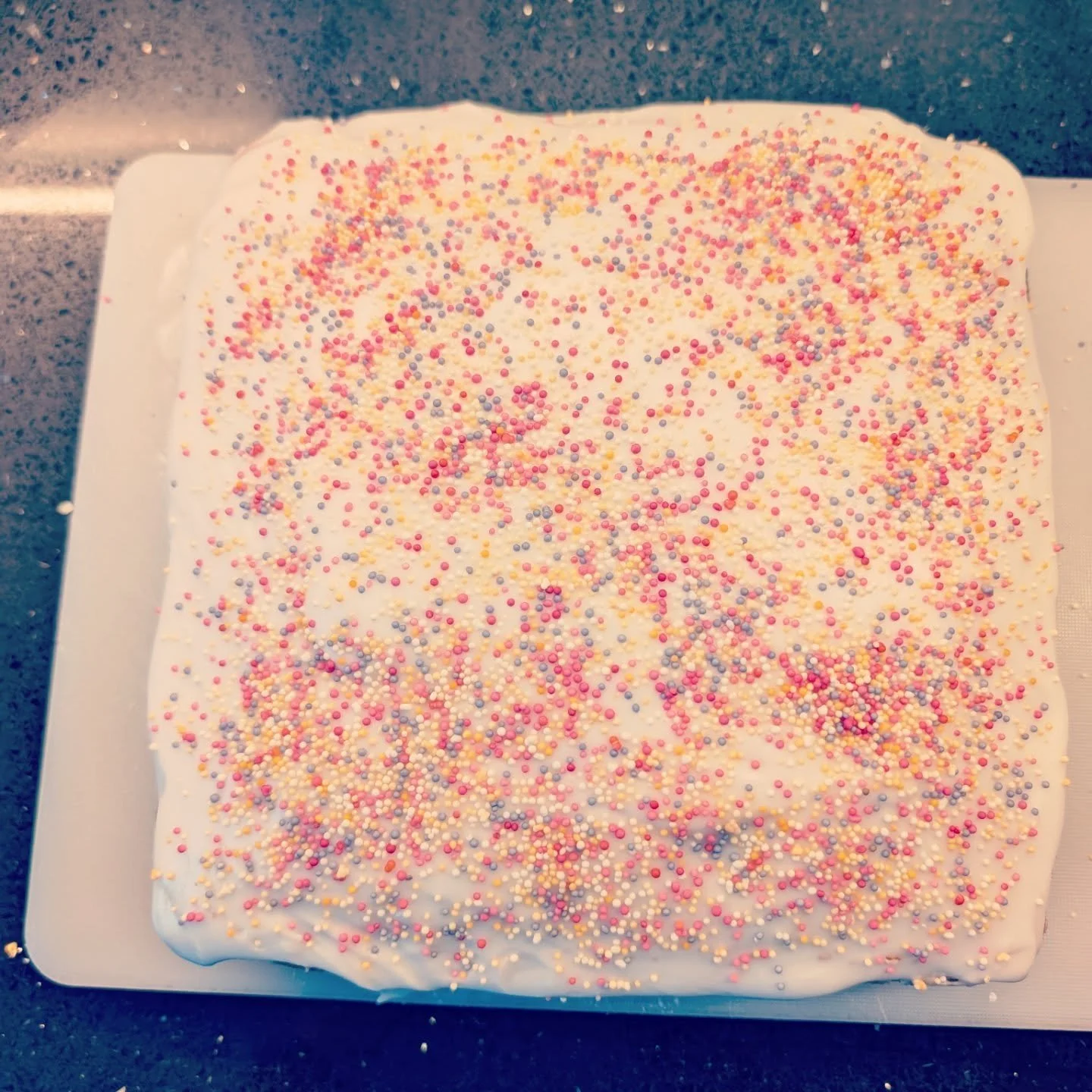 I've been baking! I made the classic #schoolcake and it is SO yummy! 
#baking #cake #homemade #homelife #homecooking #cookingram #bakingfromscratch #bakinglove