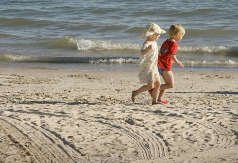 Compressed-Sand-Cleaning-LakeMcConaughy-Credit-Nebraska-Tourism.jpg