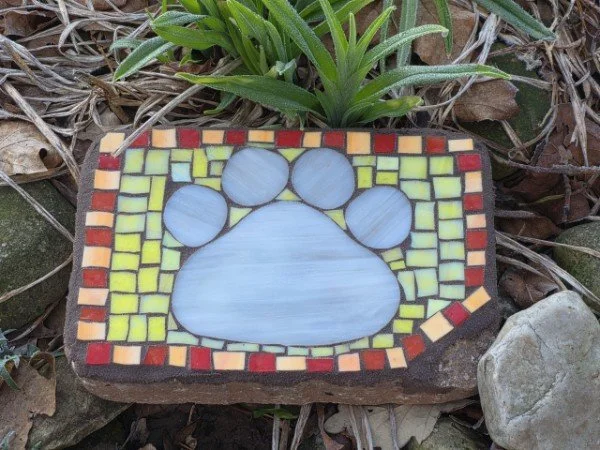 2-DAY WORKSHOP! Paw Print Mosaic Tile Stepping Stone (Fri Apr 10 & Sat Apr 11)