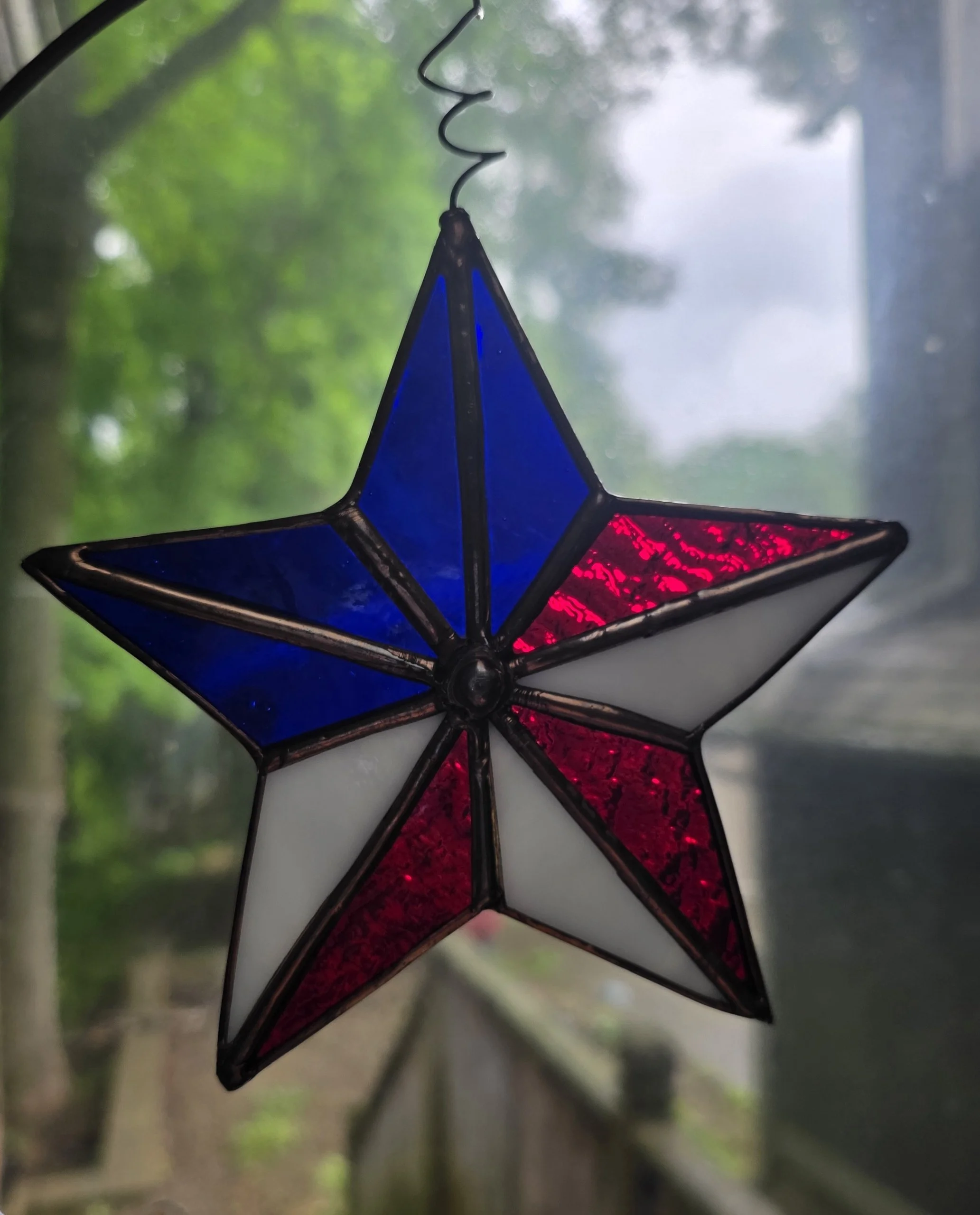 Stained Glass: Patriotic Star (June 22)