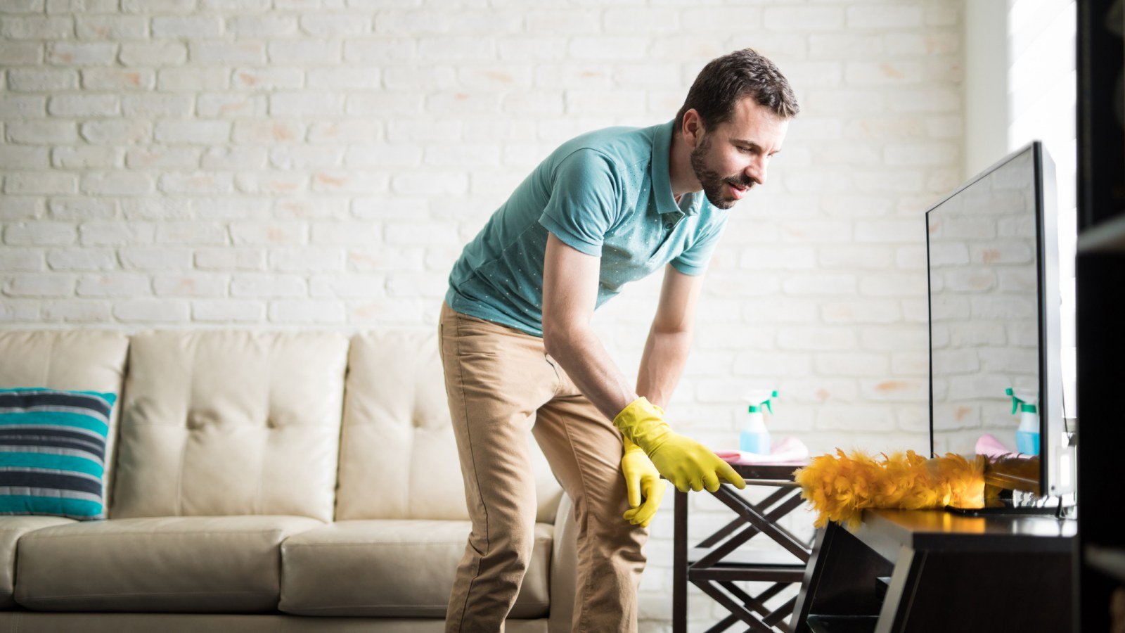 Why Recurring Housekeeping in Troutdale Keeps Your Home Clean Year-Round