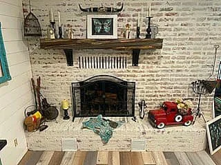 mantel 1.jpg
