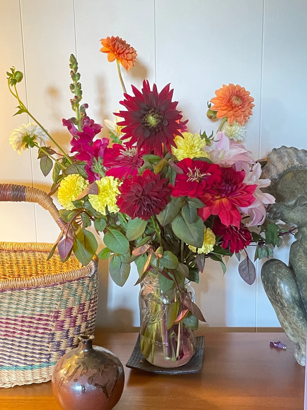 A late summer bouquet. Experimenting with color!