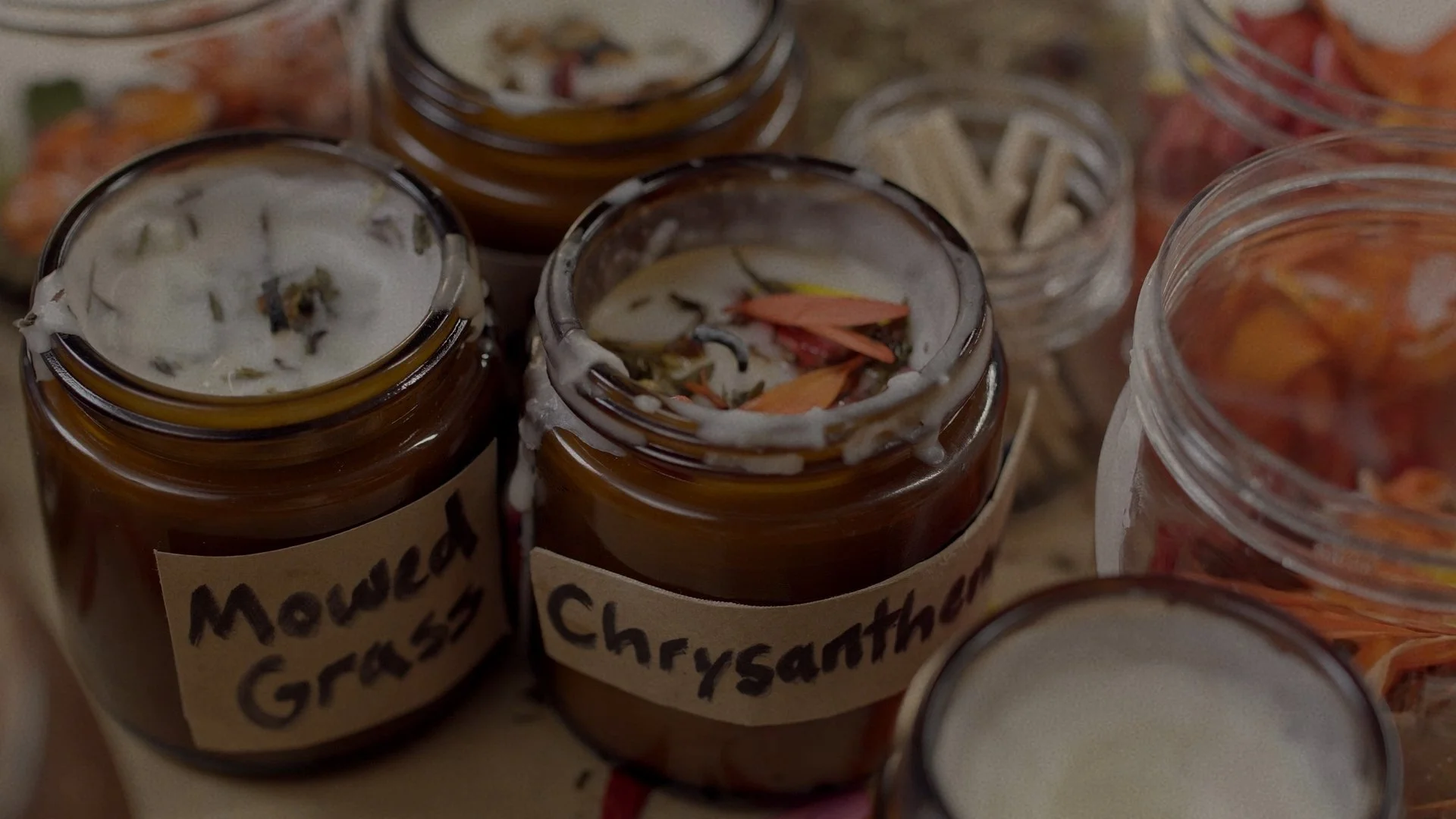 "my ghost smells like summer"
dir. nattanan jaraschatrkaew