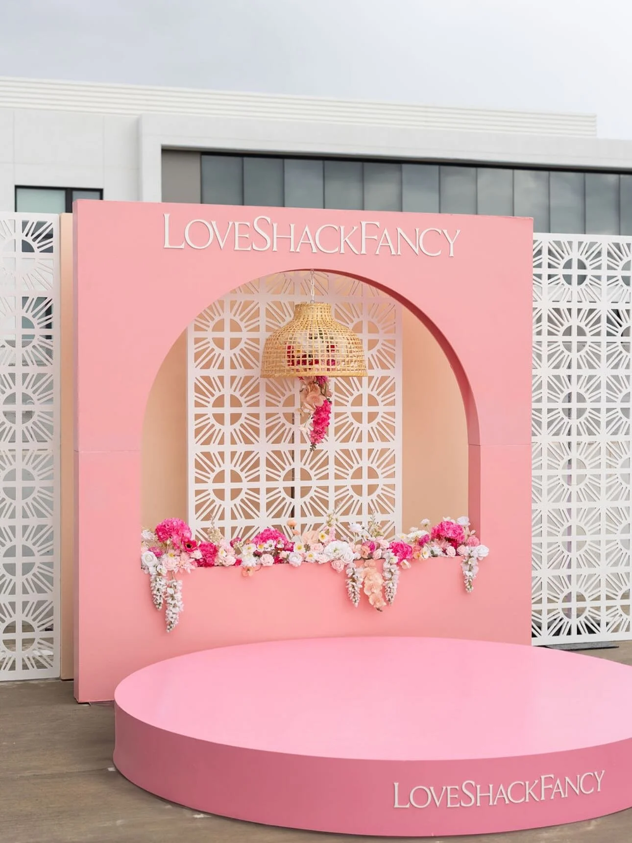 Our guests brought the energy &amp; we had the best time focusing on self care, even in the rain! 🎀🌧️ From sparkly cotton candy, banana lattes, pink photo moments, nail charms, charm bracelets, ros&eacute;, sun care, shopping &amp; more, we had the