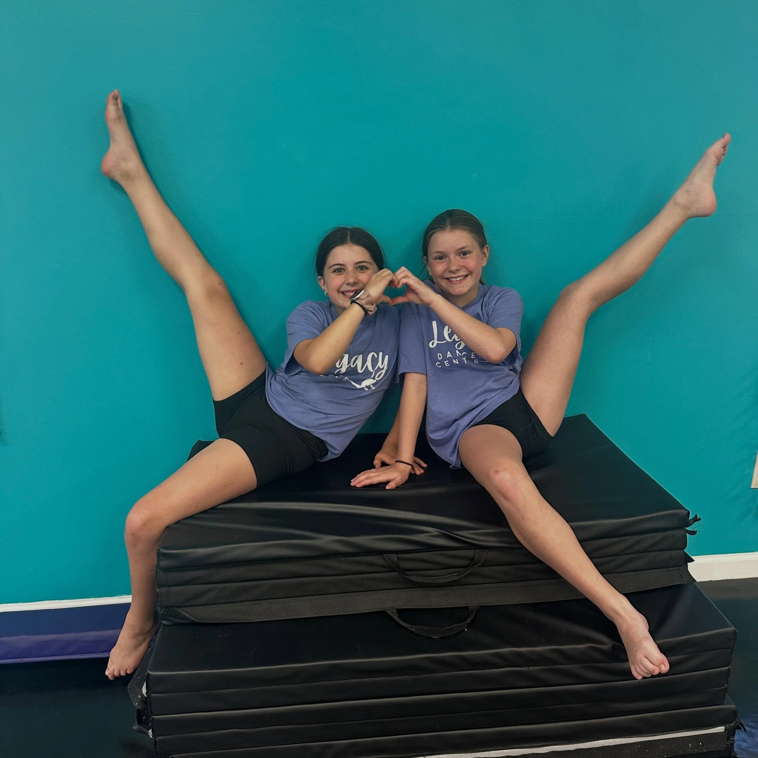 Twinning!! 👯&zwj;♂️ Don&rsquo;t forget- LDC Classes are still happening until June 14th! 🩵