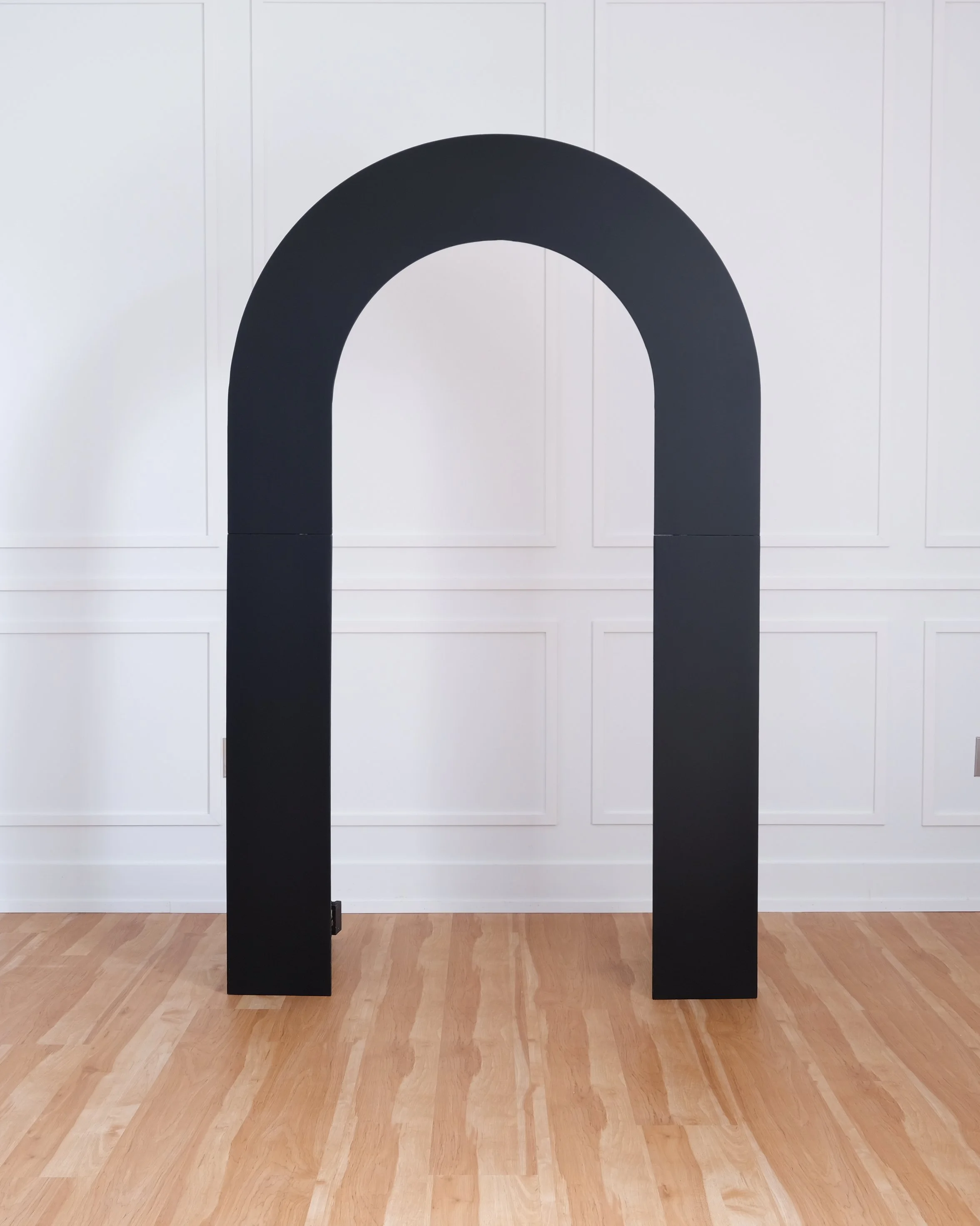 Sedan Hollow Black Arch