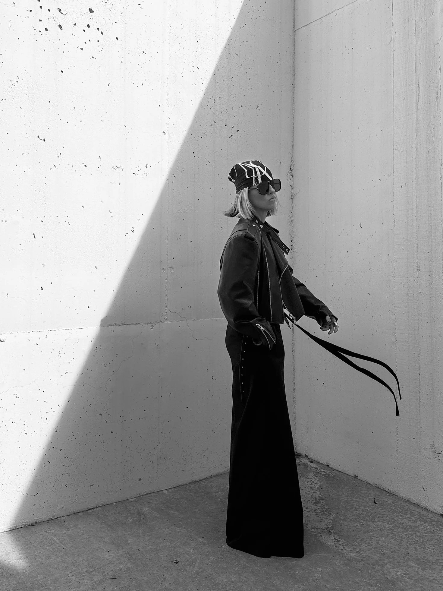 Pants No.010_black_drawstring_oversized_timeless_genderneutral_minimalistic_aesthetic_madeiniportugal_NUMÉRO202020.jpg2 (1).jpg