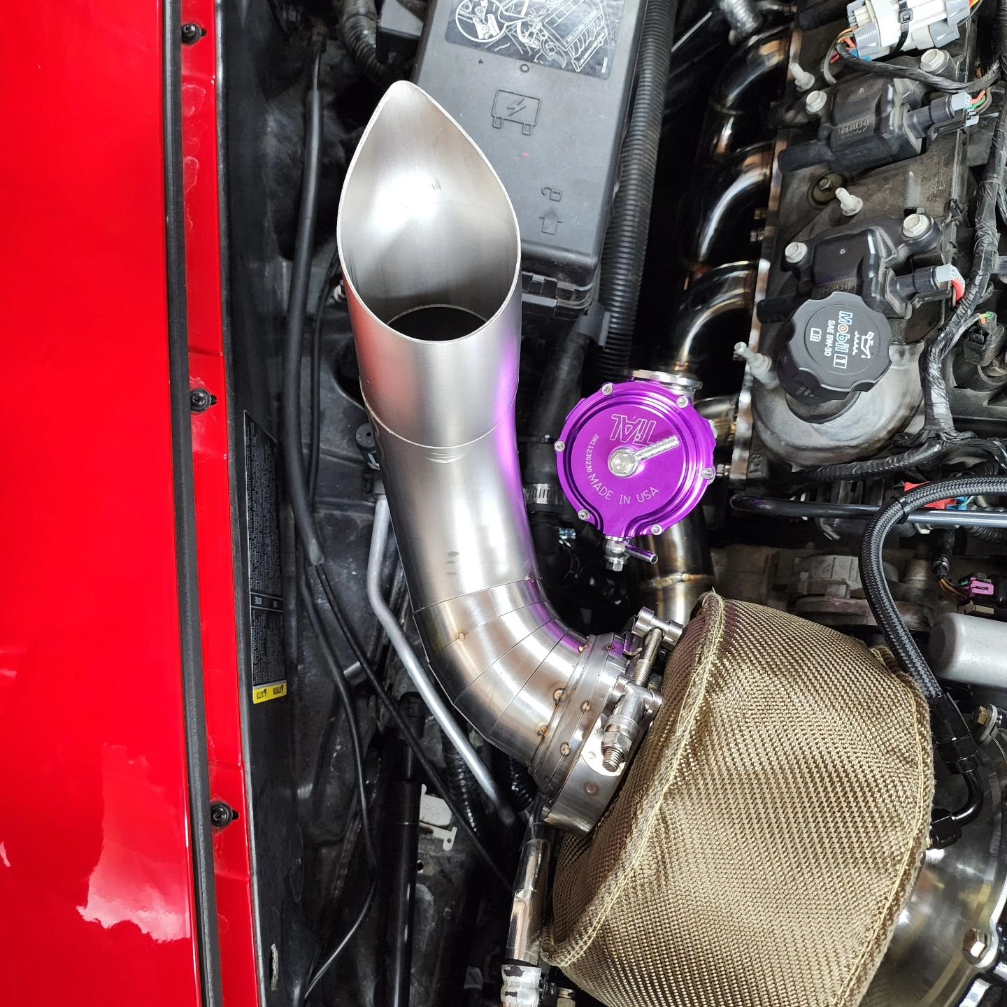 Hood exit exhaust on the corvette 💯👍
#corvette #lsx #becauseracecar #tig #weldforlife #weldporn #welder #tigwelder #vette #ls6 #turbo #1000hp #fab #fabrication #fabricator #weldaddicts #welding #everlast #ckworldwide #furickcup #followformore #foll