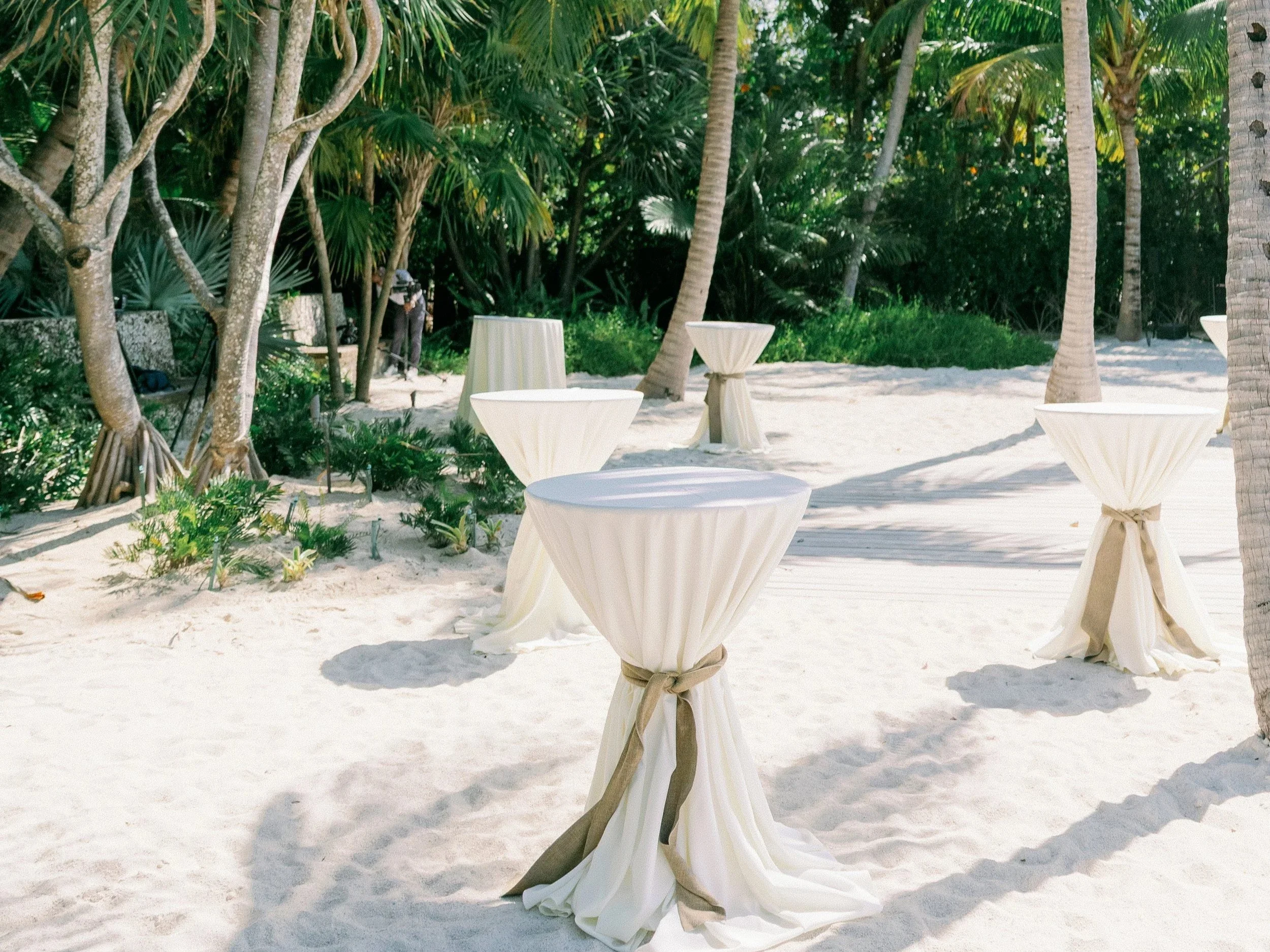 Cocktail Hour | Sunset Pointe | Photo by Iris Moore Photography