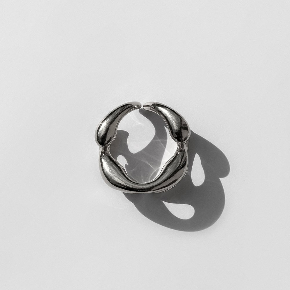 Silver ring Aconits - Sterling Silver - Mirror polished - Weight : 12 to 22 grams (depends of the size) - Designed & made in France