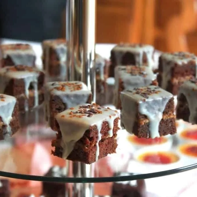 30 Best Mini Desserts & Bite-Size Treats for Afternoon Tea — Rosie ...