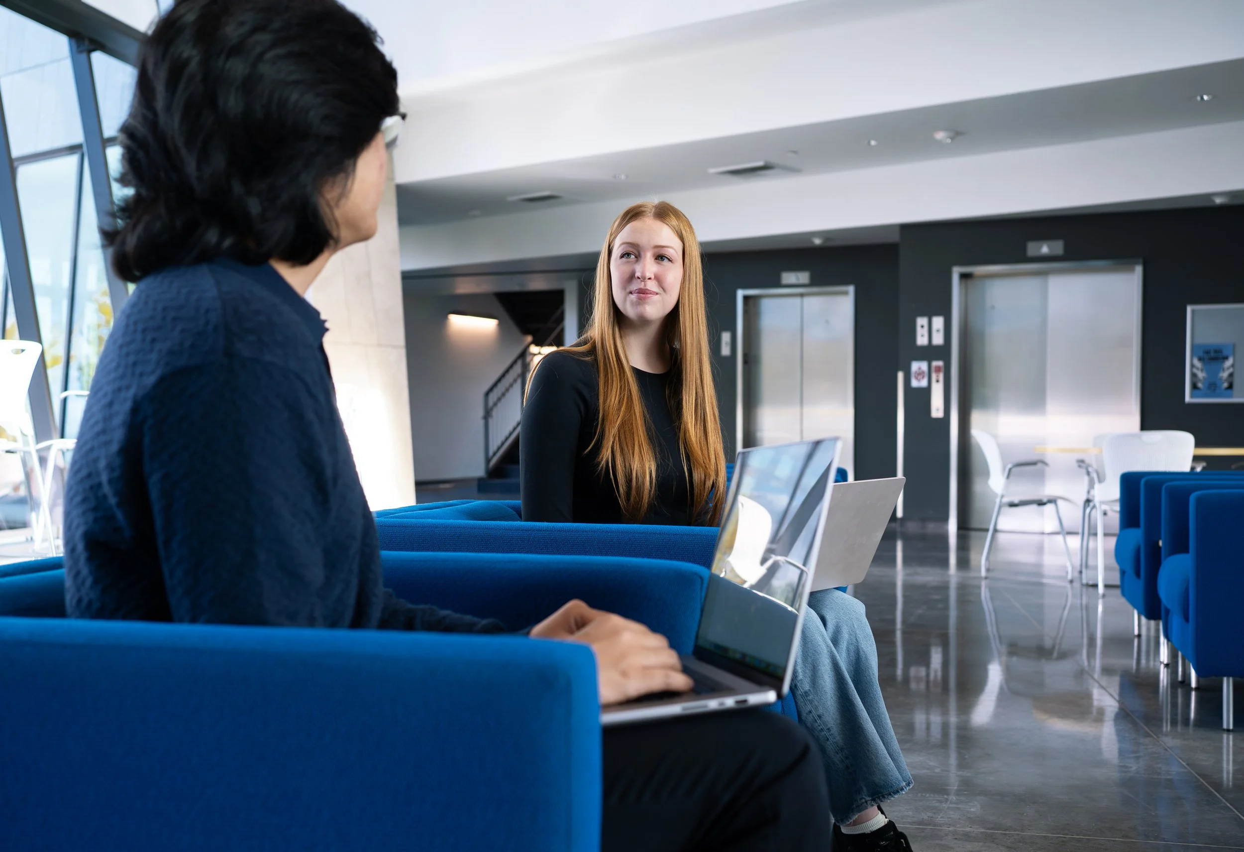 25Personalized_November_Campus_Photoshoot_28 2.jpg