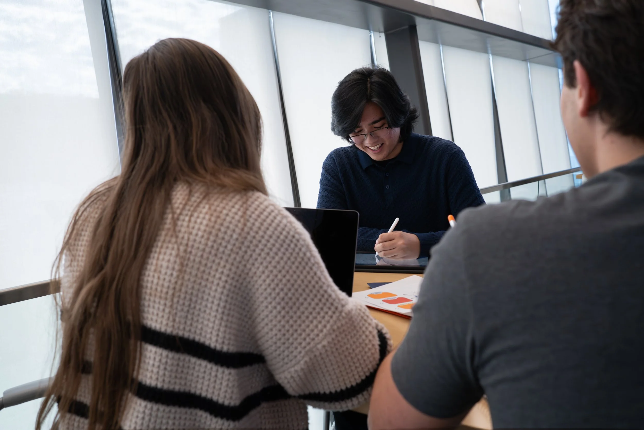 25Personalized_November_Campus_Photoshoot_232 2.jpg