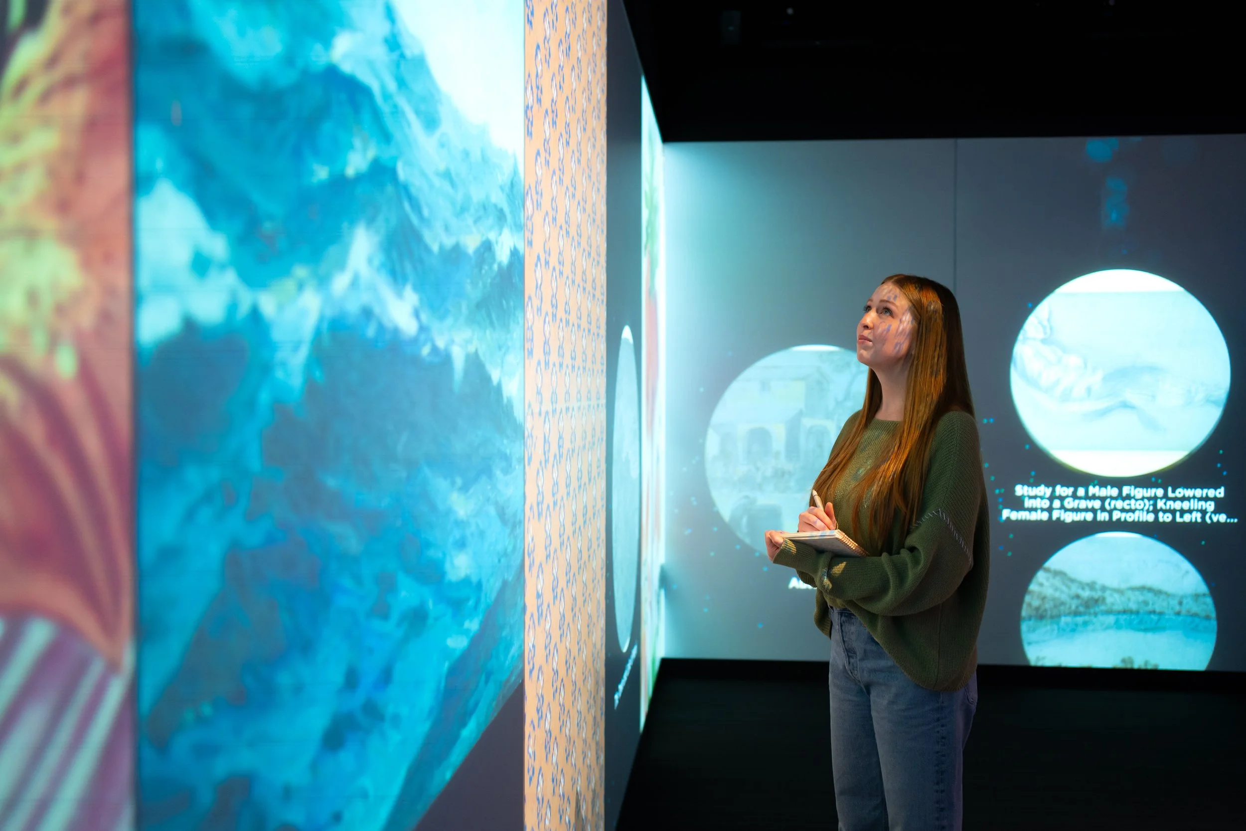 25Personalized_November_Campus_Photoshoot_588-Edit 2.jpg