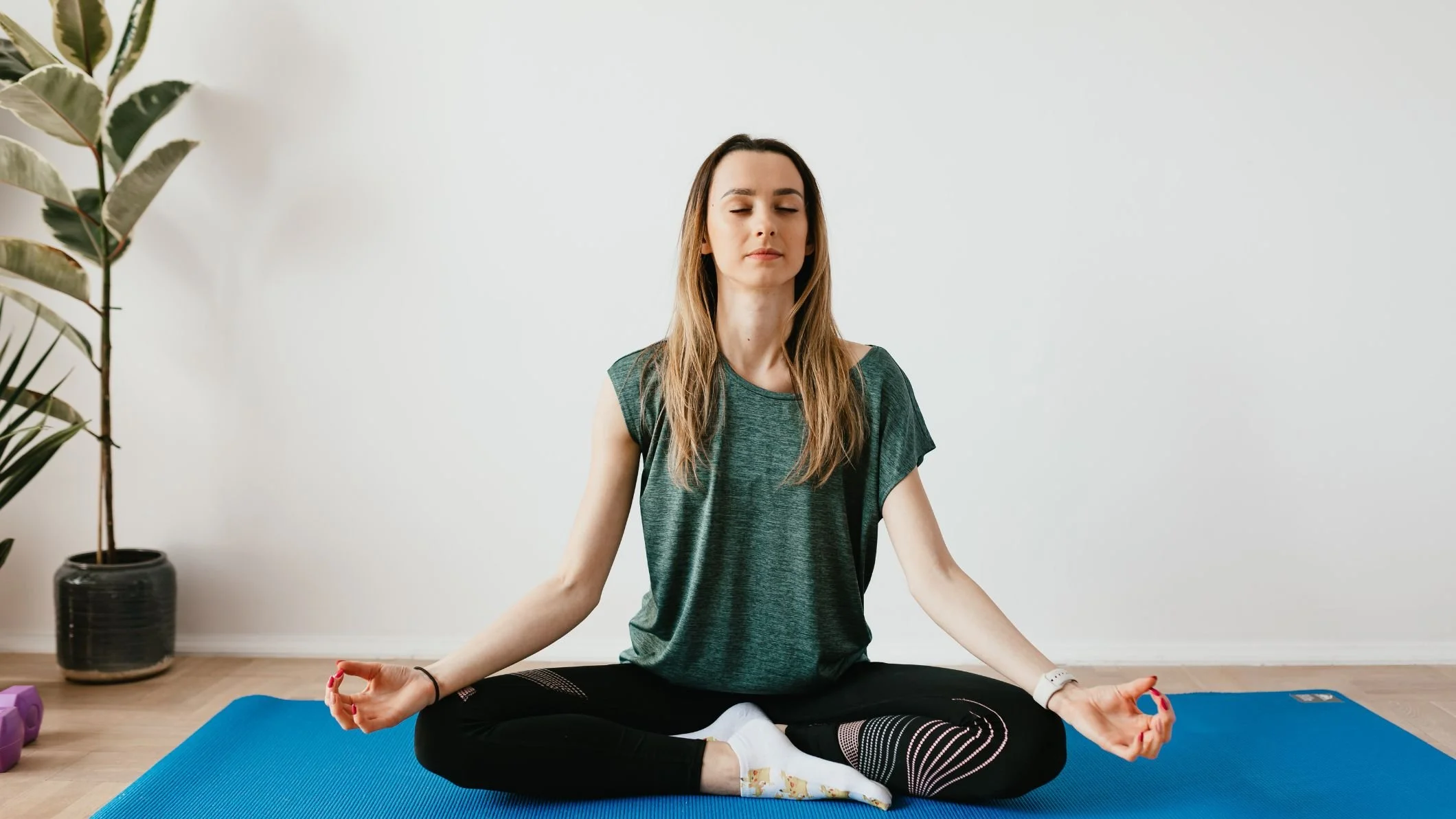 7 Ways Hot Yoga Helps Golfers Stay Flexible and Injury-Free