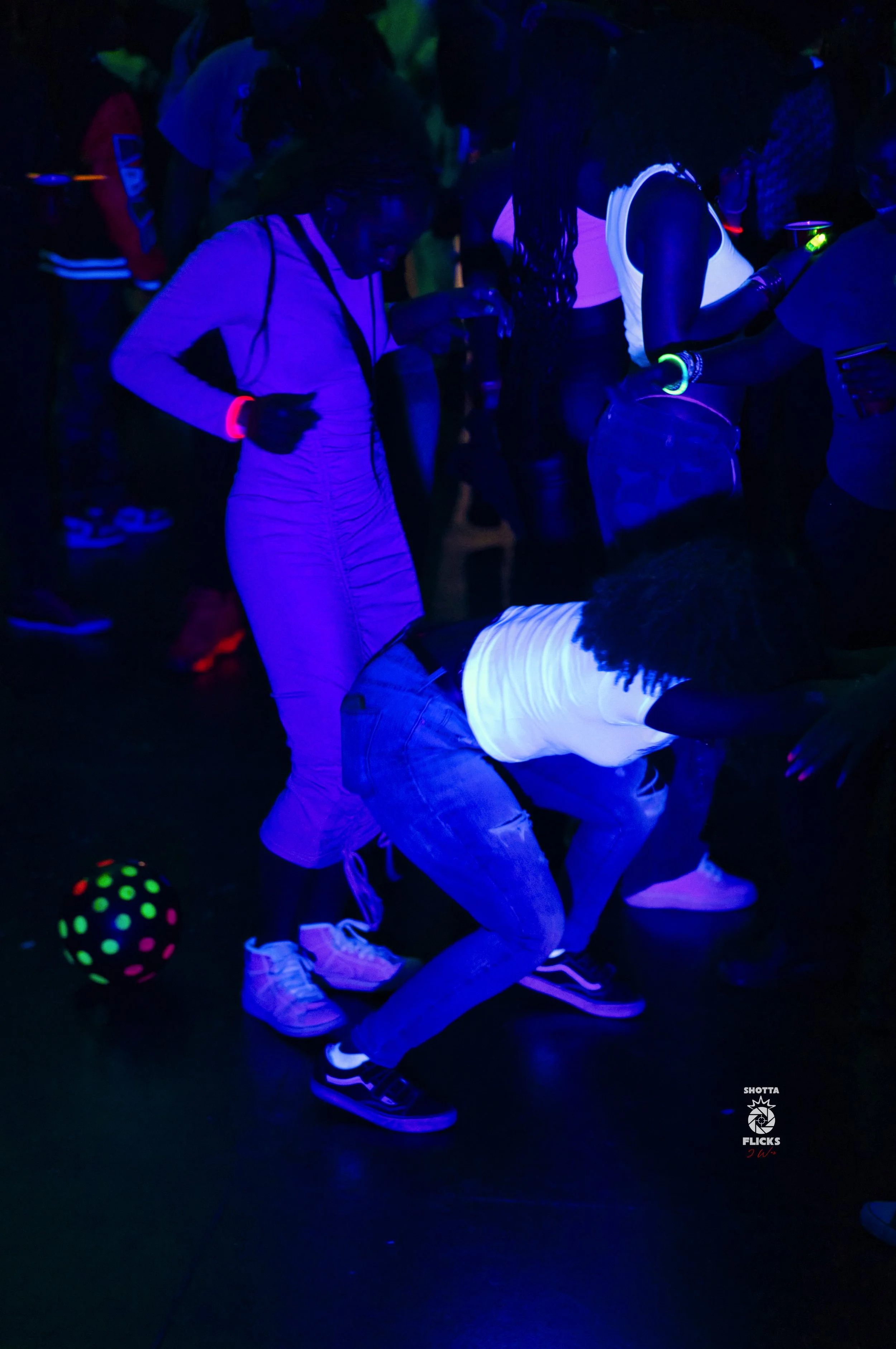 Blackout vs Darksided11.jpg