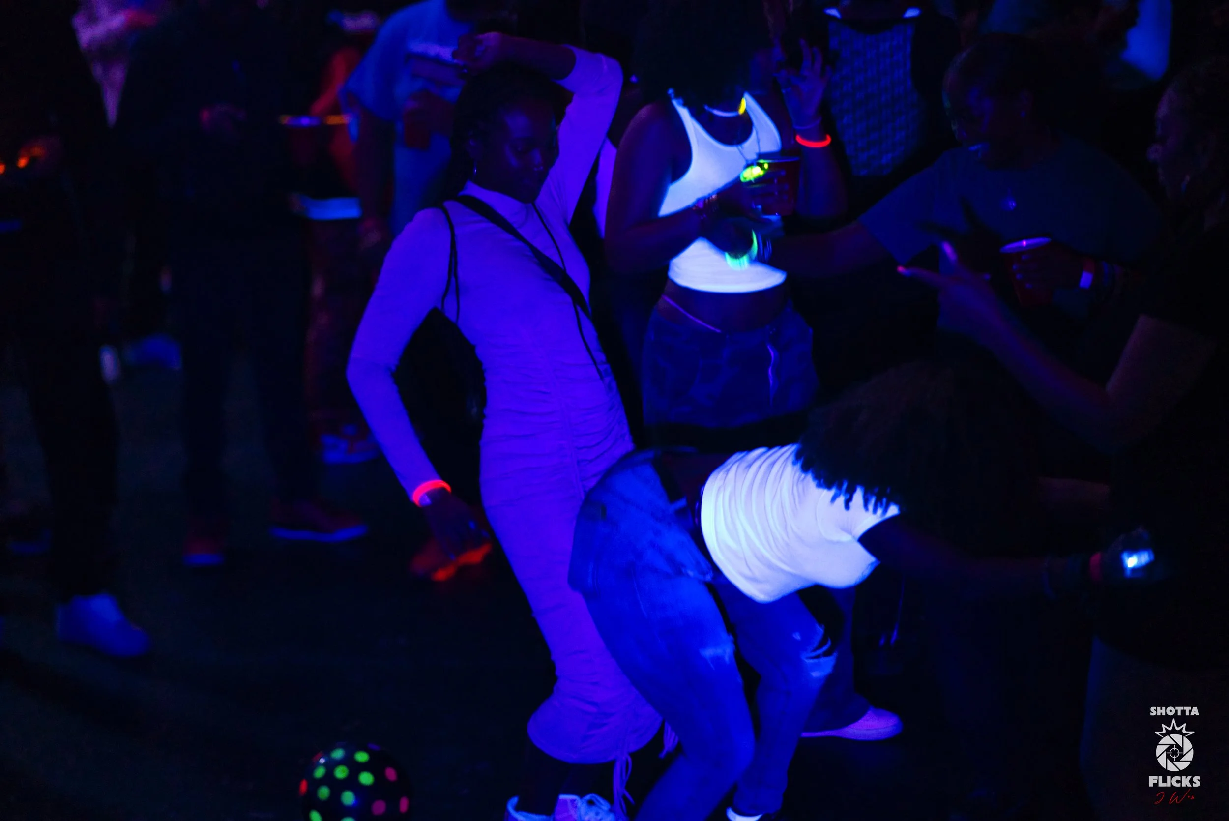 Blackout vs Darksided10.jpg