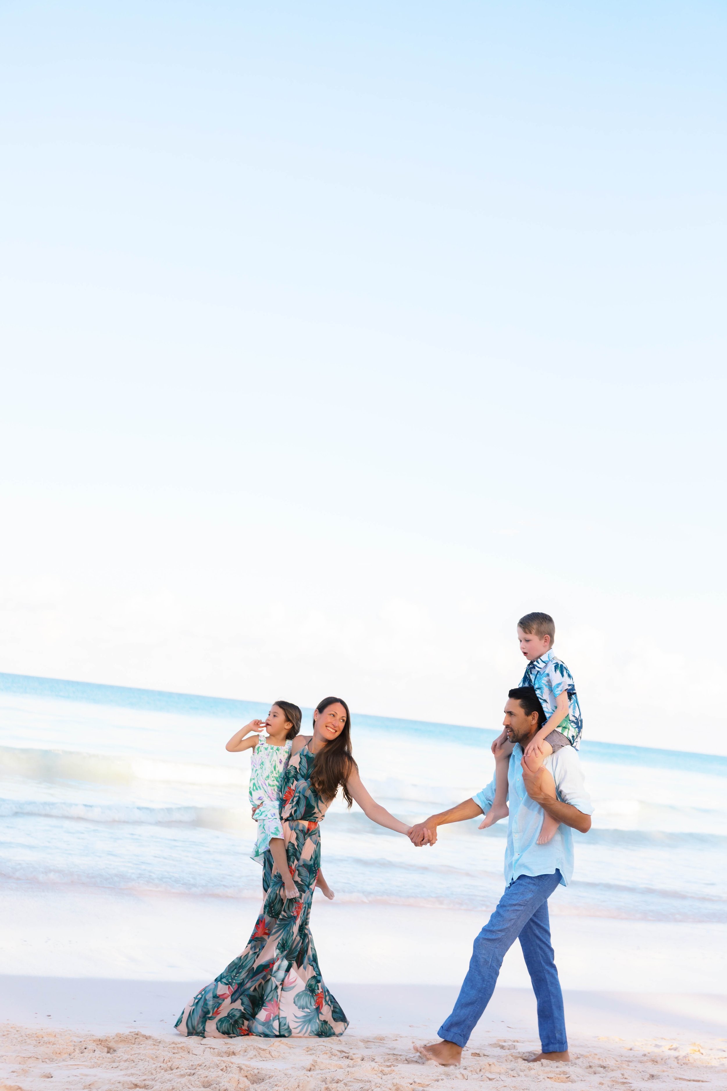 Vacation photographer in Eleuthera
Eleuthera beach photography session
Bahamas family photo session Eleuthera
Destination family photographer Eleuthera
Lighthouse Beach Eleuthera photographer